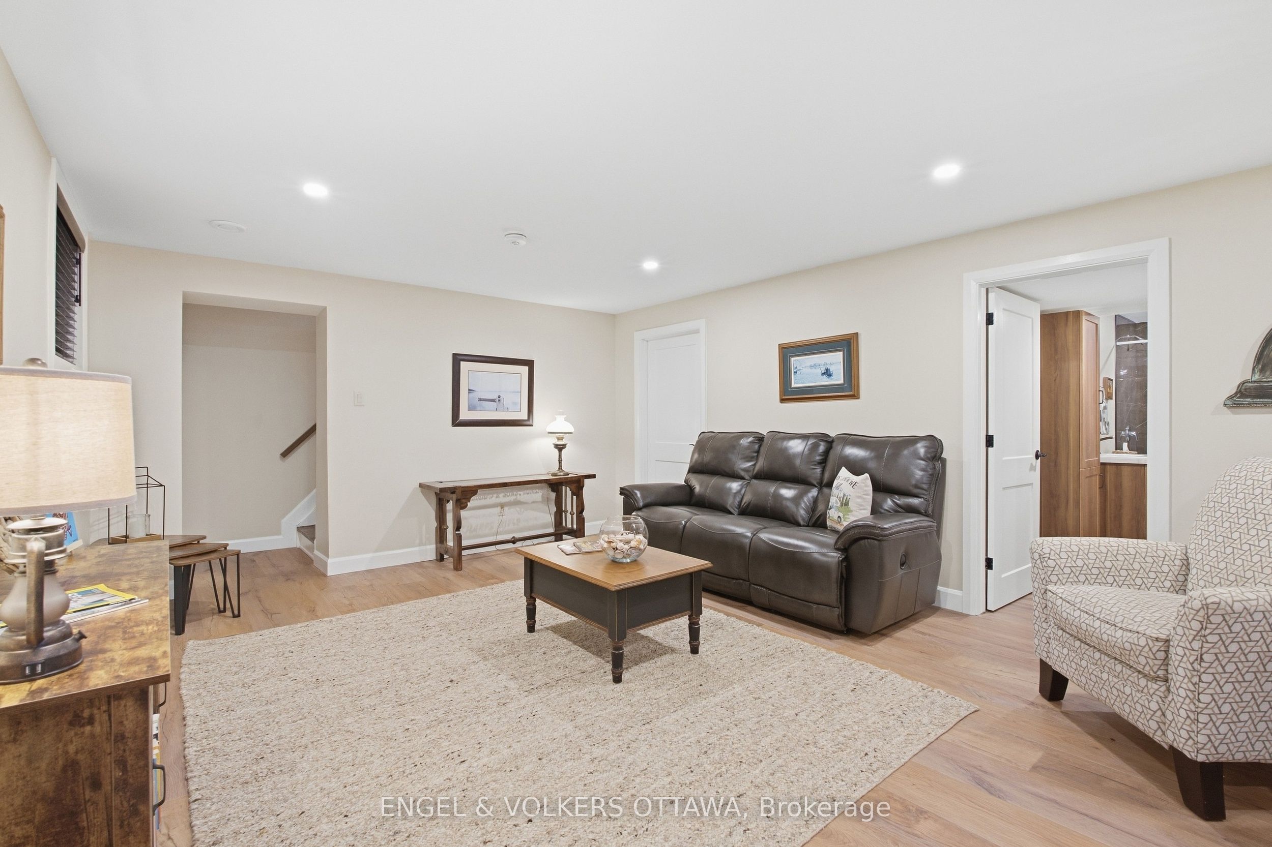 935 Kippen Road Property Photo 33
