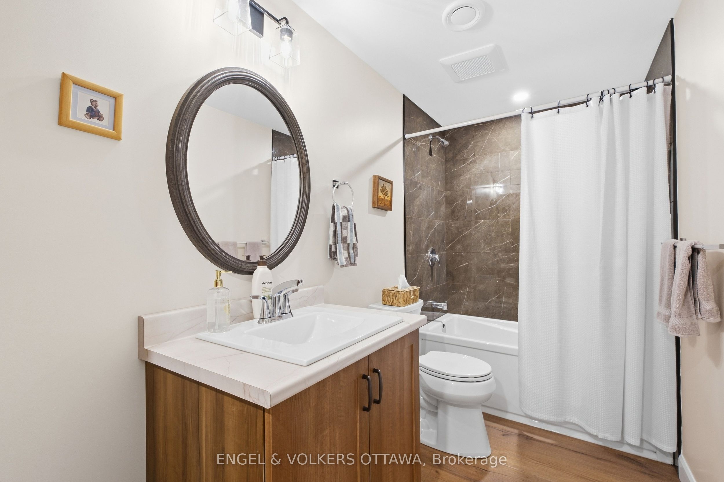 935 Kippen Road Property Photo 35