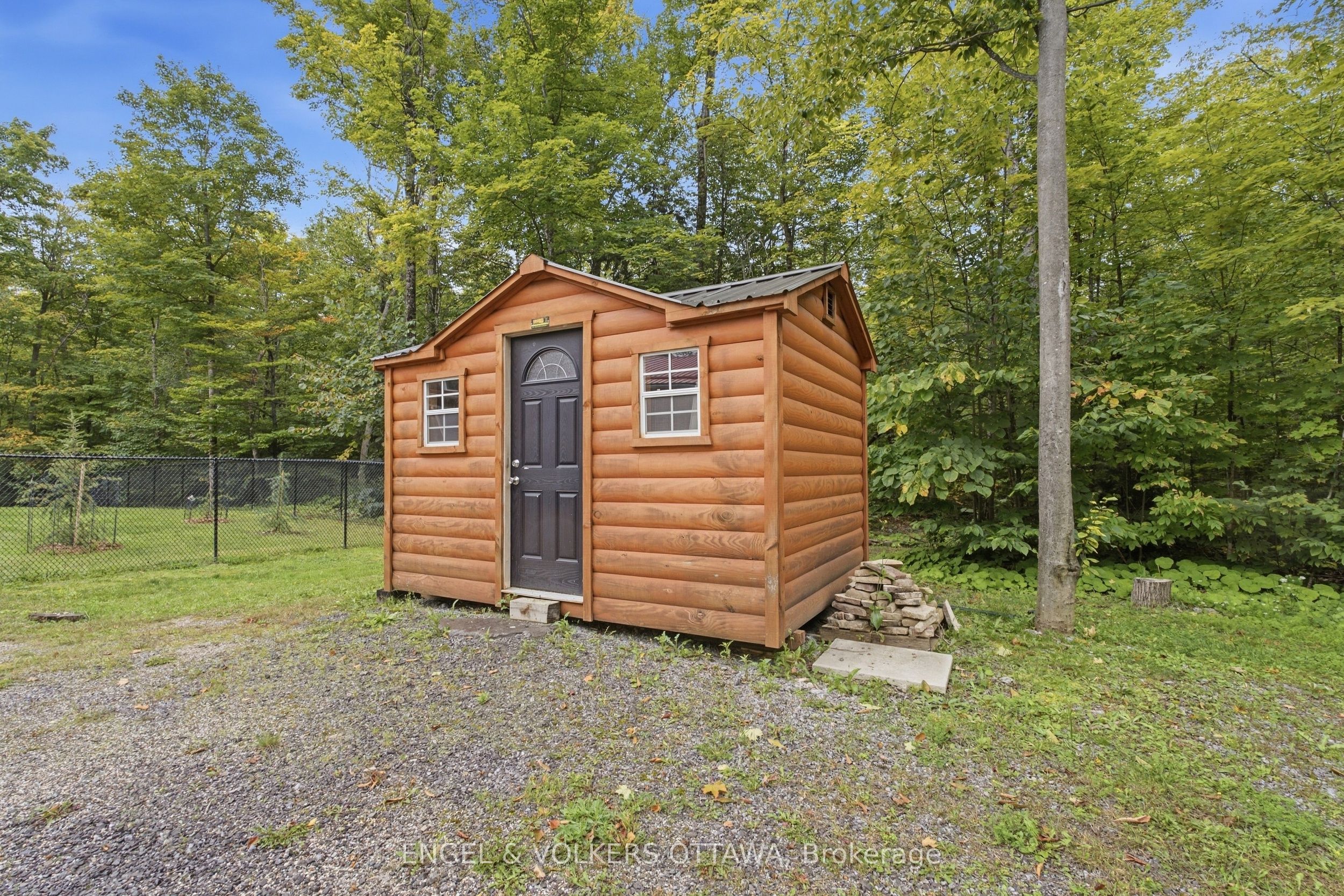 935 Kippen Road Property Photo 43