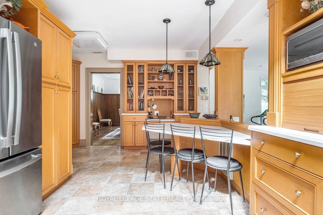 18 Forsyth Avenue N Property Photo 20