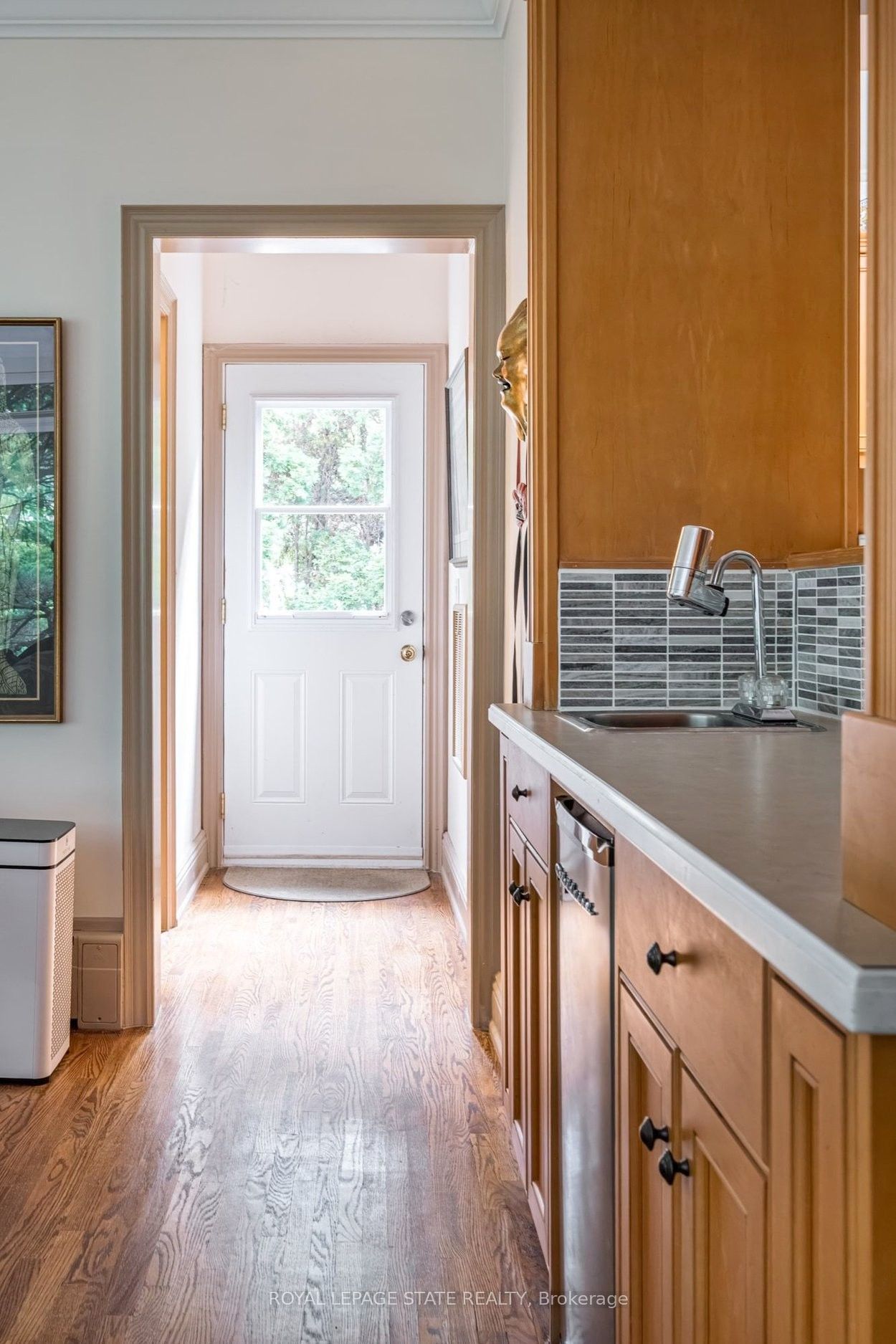 18 Forsyth Avenue N Property Photo 27