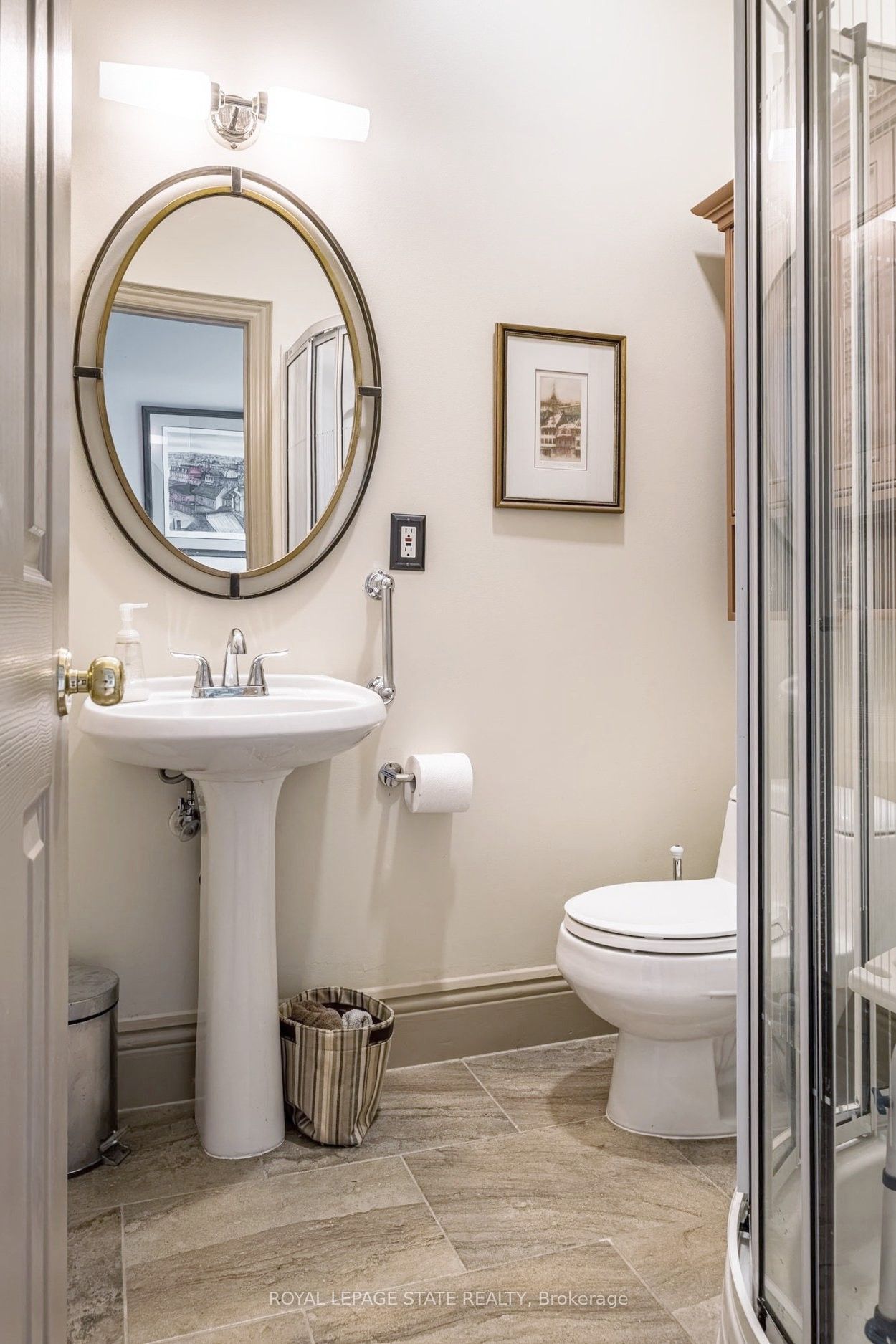 18 Forsyth Avenue N Property Photo 28