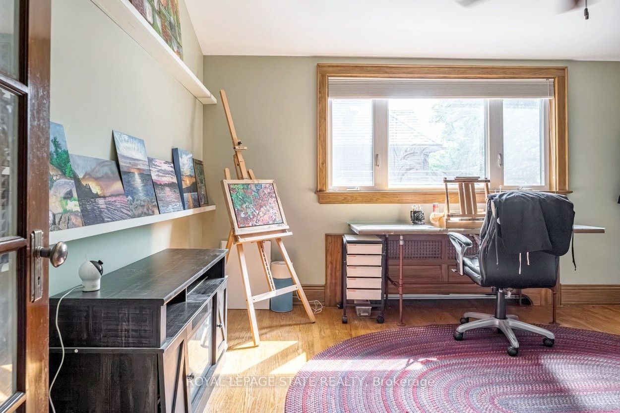18 Forsyth Avenue N Property Photo 30