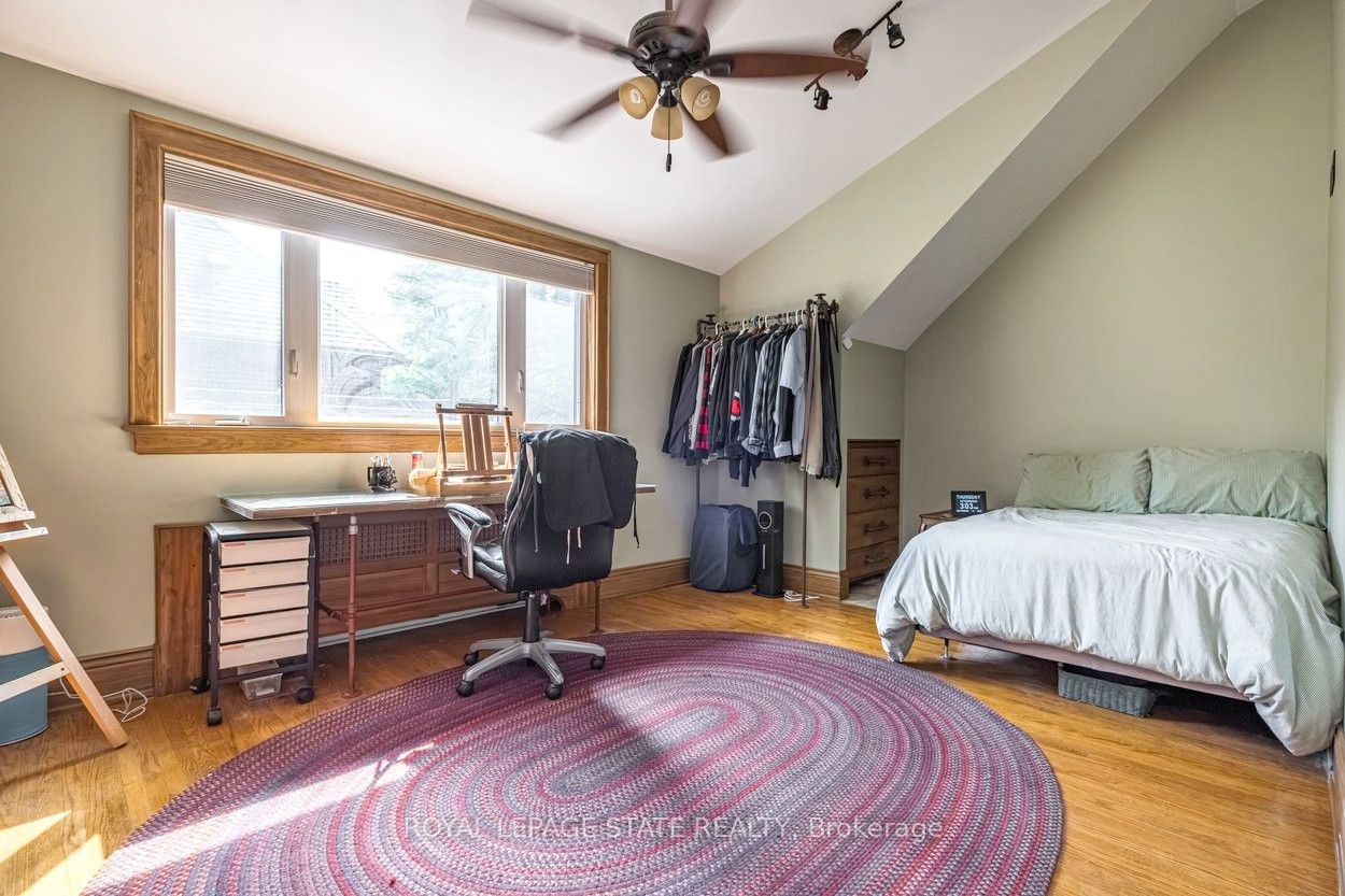 18 Forsyth Avenue N Property Photo 31