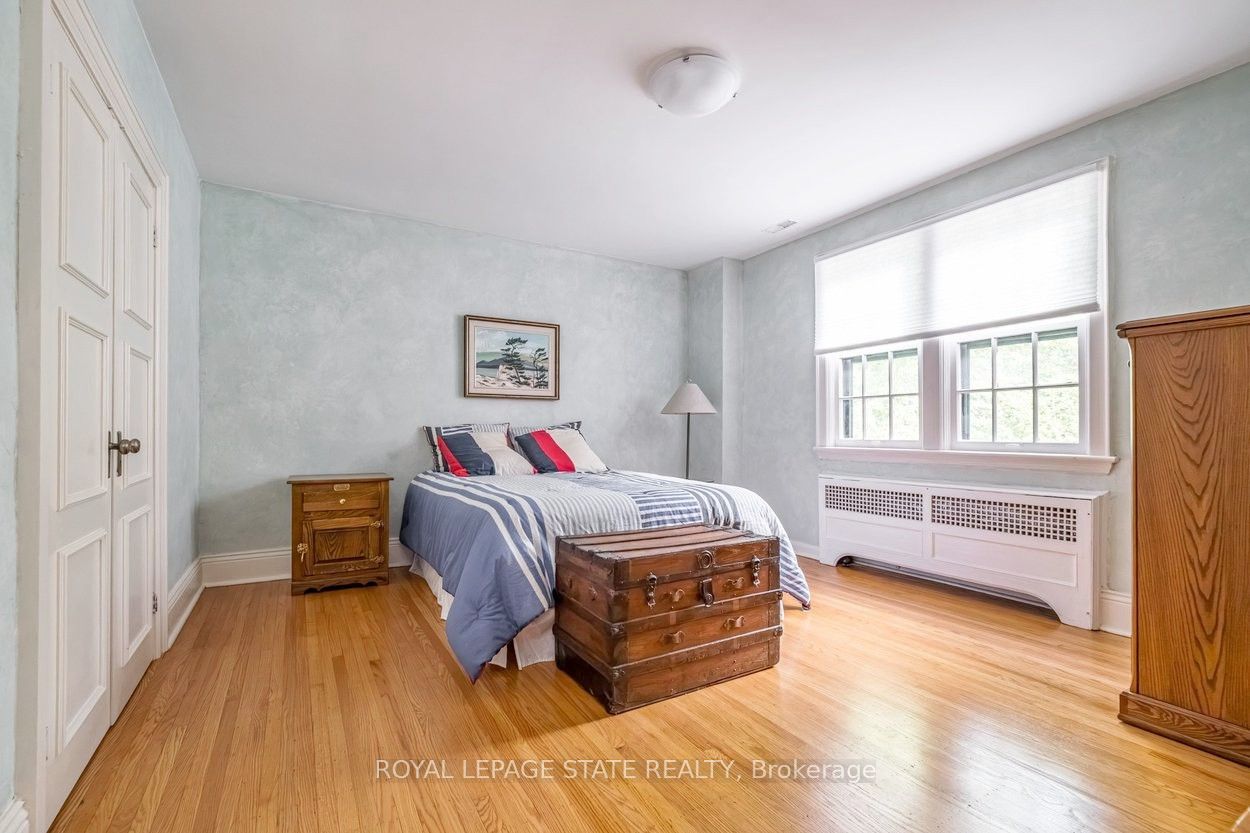 18 Forsyth Avenue N Property Photo 38