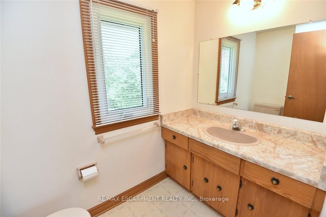2407 Caistor Centre Road Property Photo 18