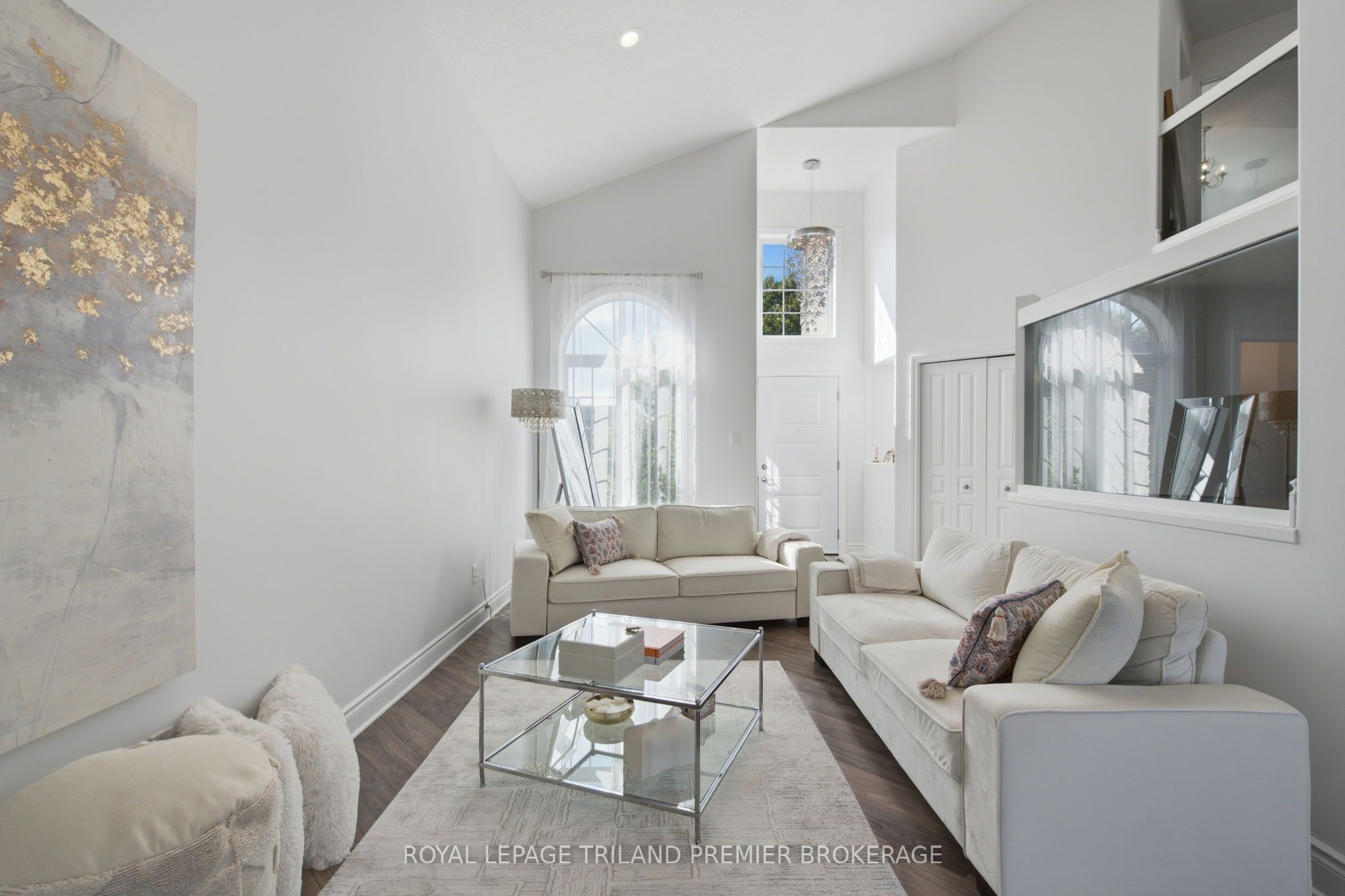 570 Garibaldi Avenue Property Photo 6