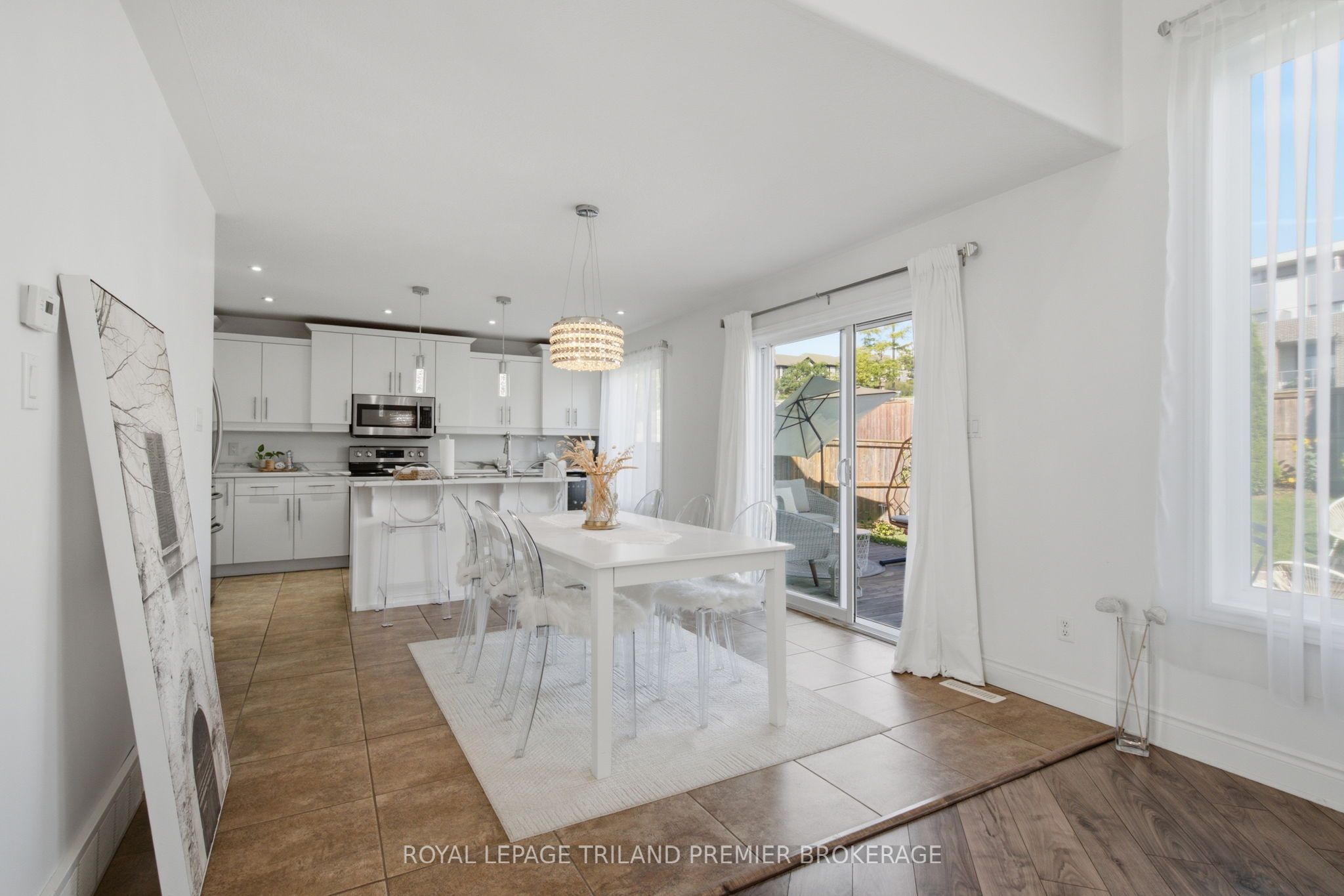 570 Garibaldi Avenue Property Photo 9