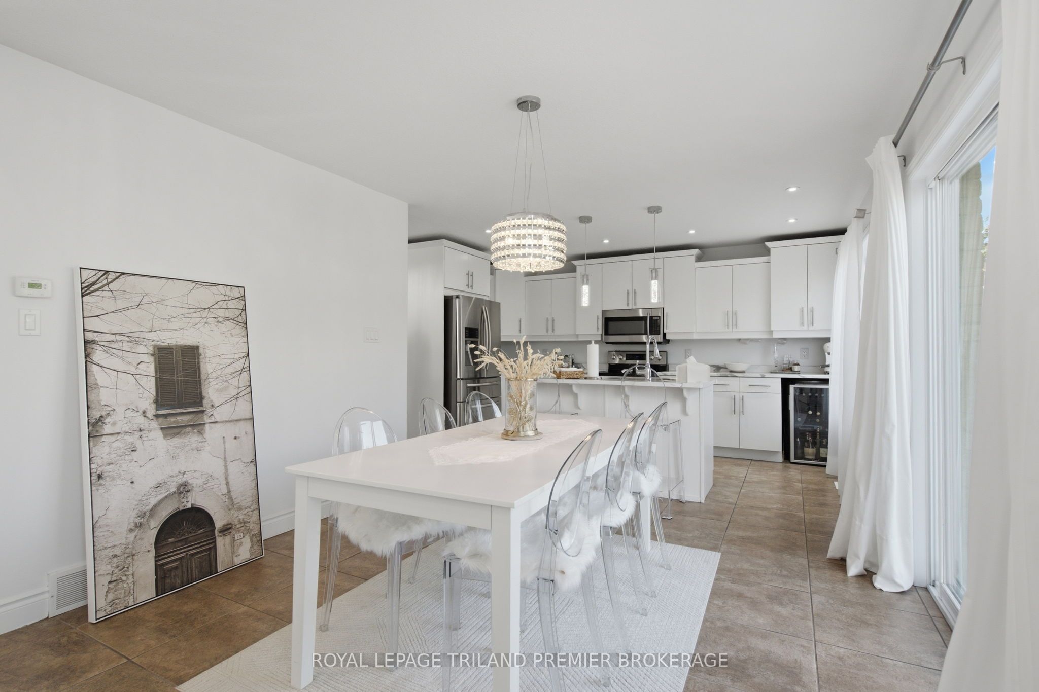 570 Garibaldi Avenue Property Photo 11