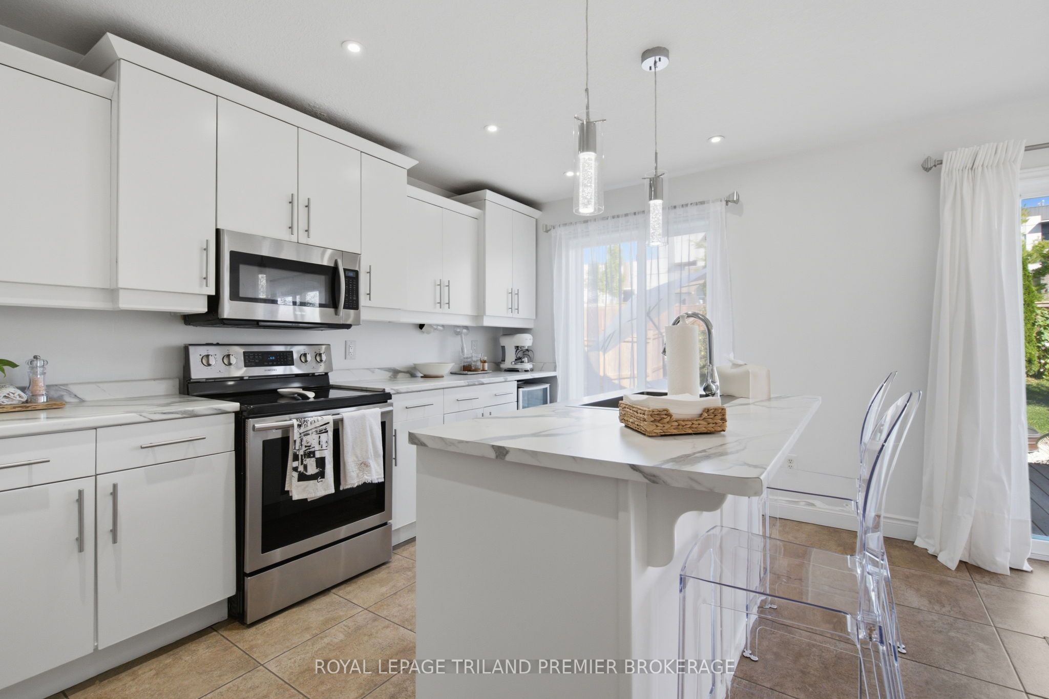 570 Garibaldi Avenue Property Photo 13