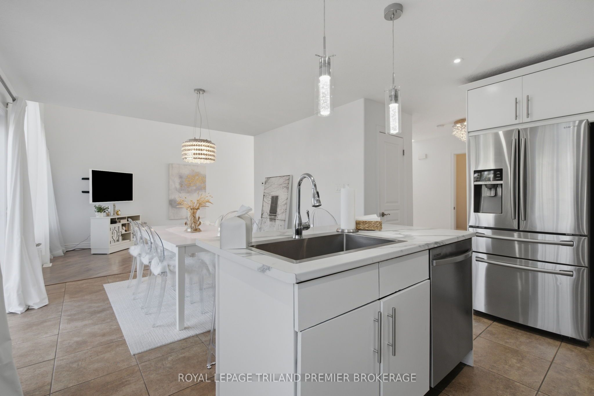 570 Garibaldi Avenue Property Photo 17