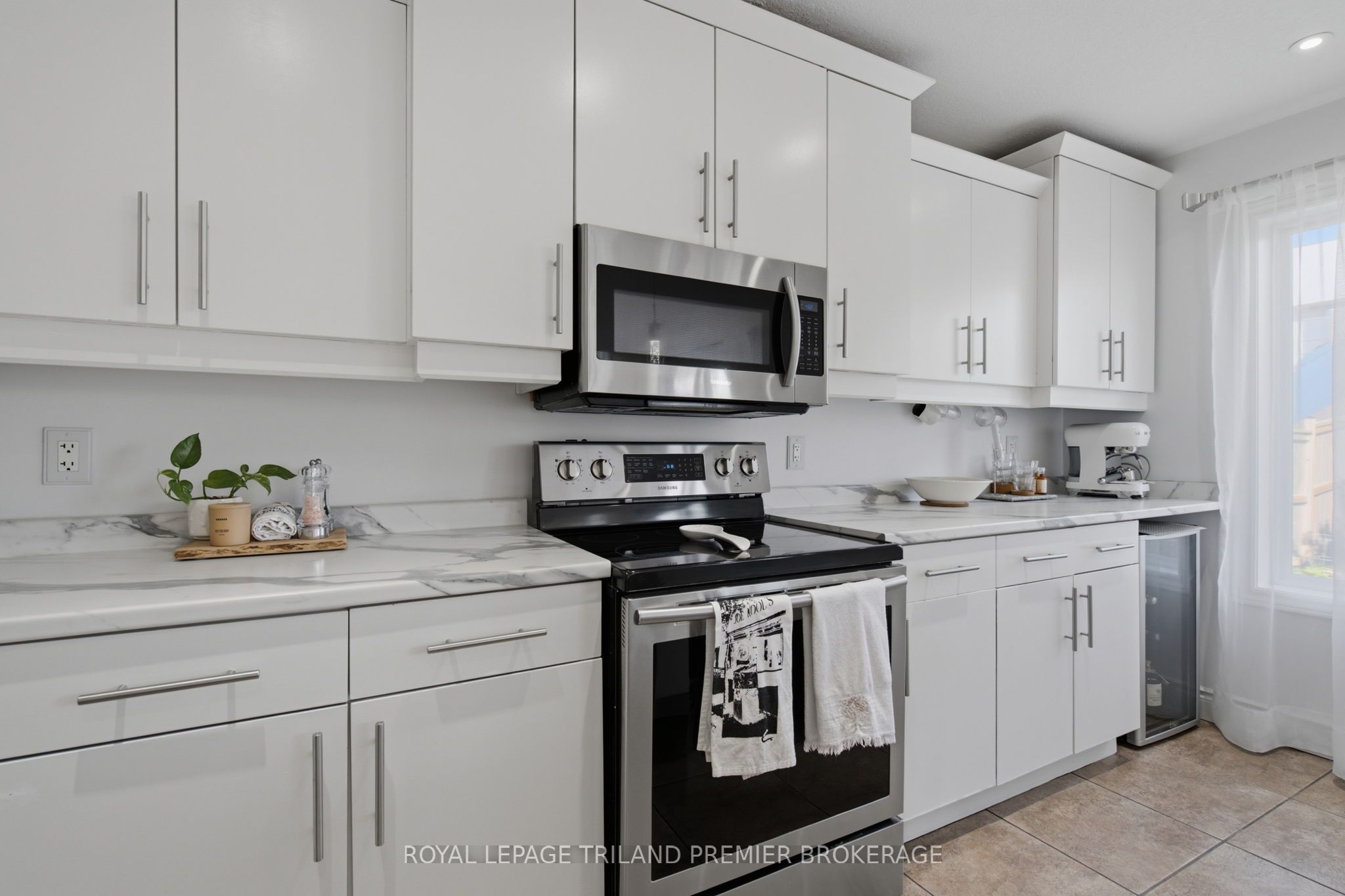 570 Garibaldi Avenue Property Photo 21