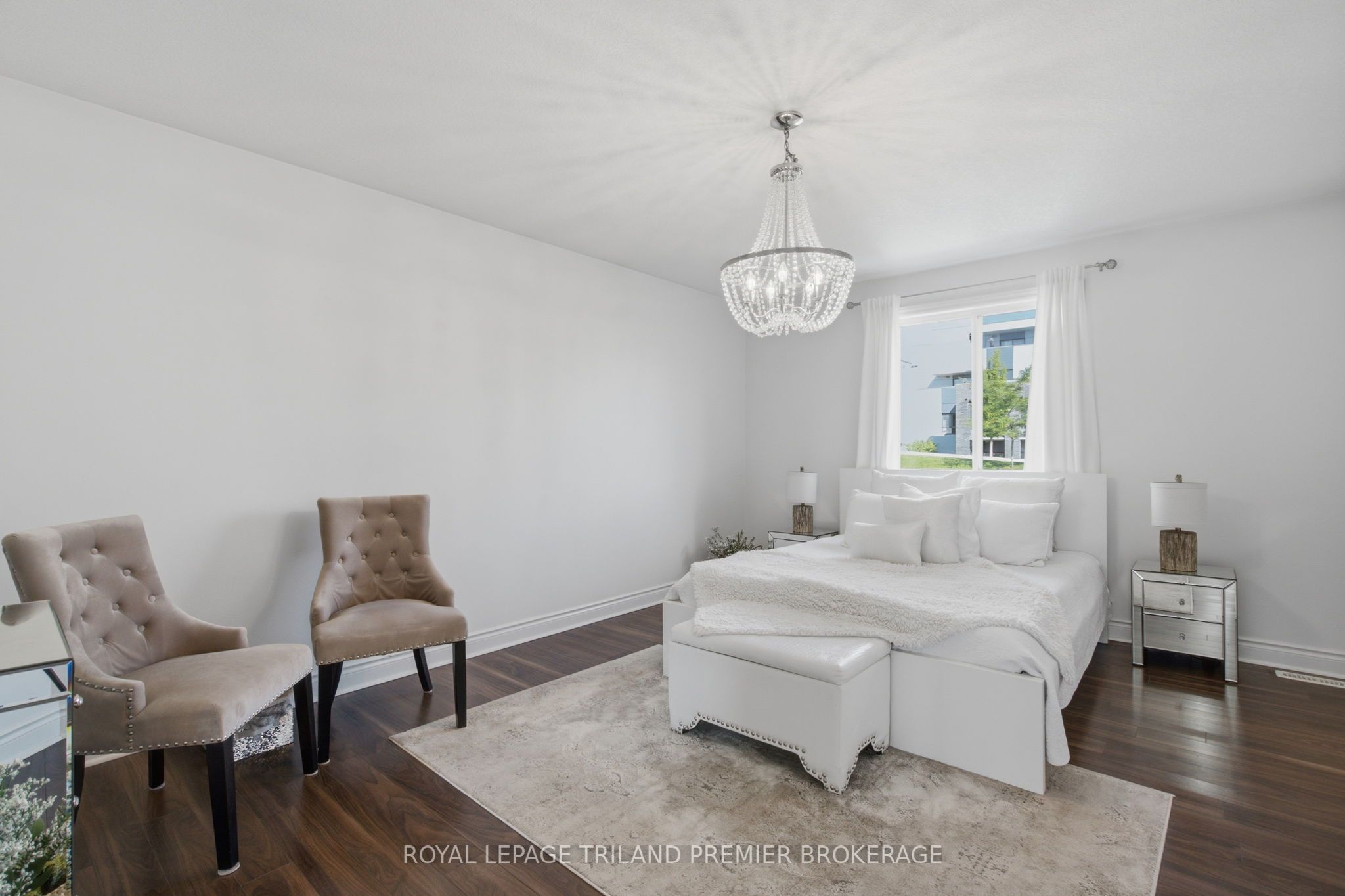 570 Garibaldi Avenue Property Photo 24