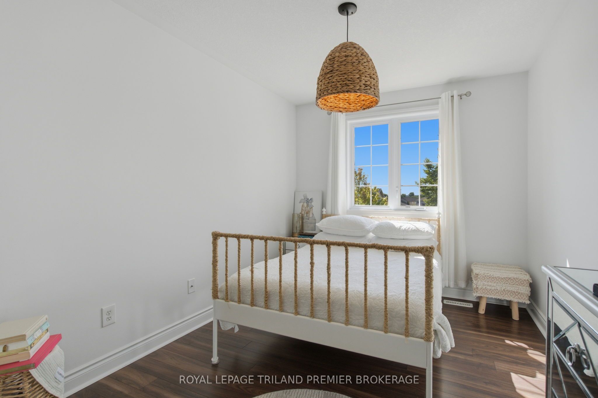 570 Garibaldi Avenue Property Photo 28