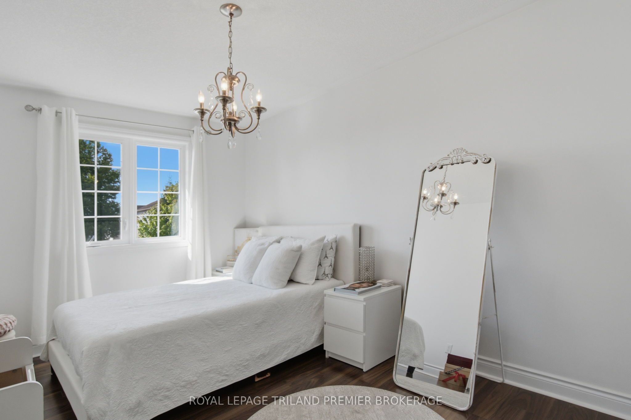 570 Garibaldi Avenue Property Photo 29
