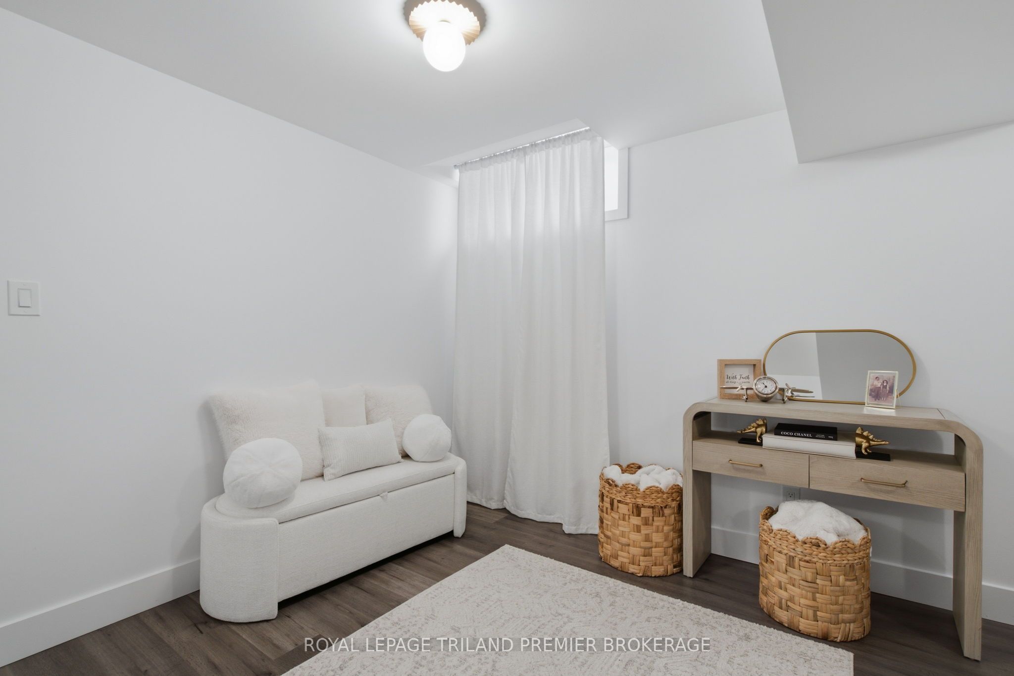 570 Garibaldi Avenue Property Photo 33