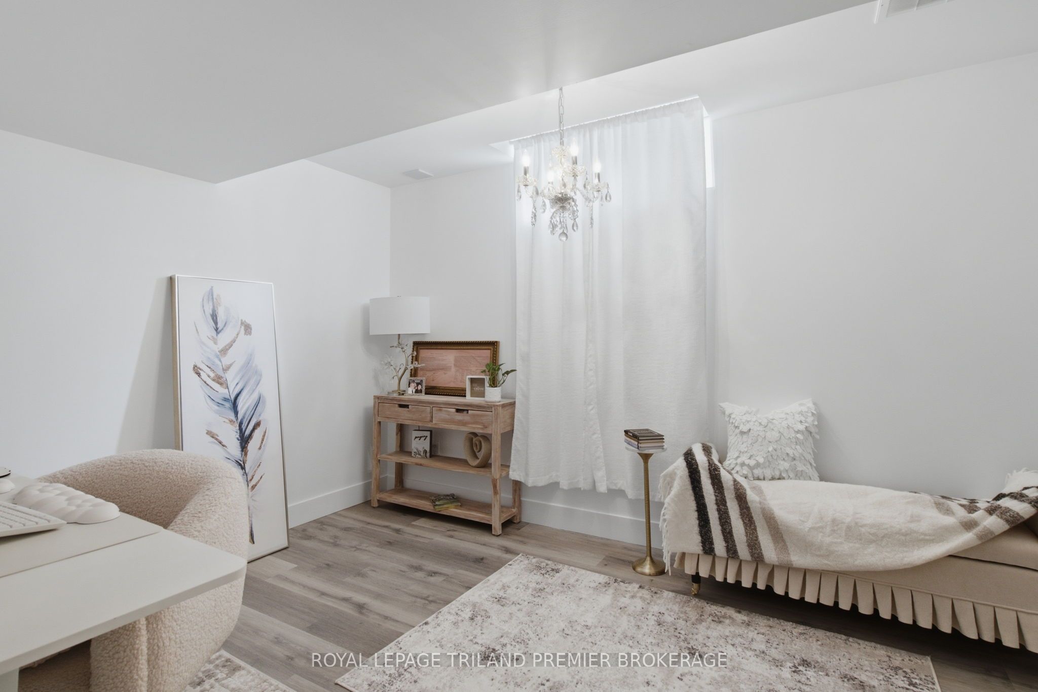 570 Garibaldi Avenue Property Photo 34