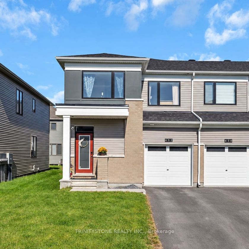 652 Bronze Copper Crescent Property Photo 1