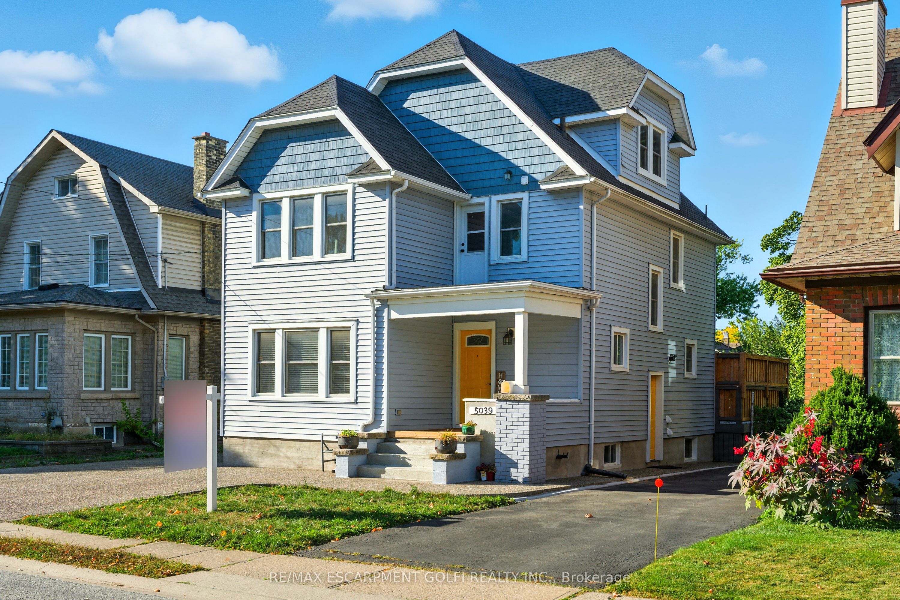 5039 Armoury Street LOWER Property Photo 1