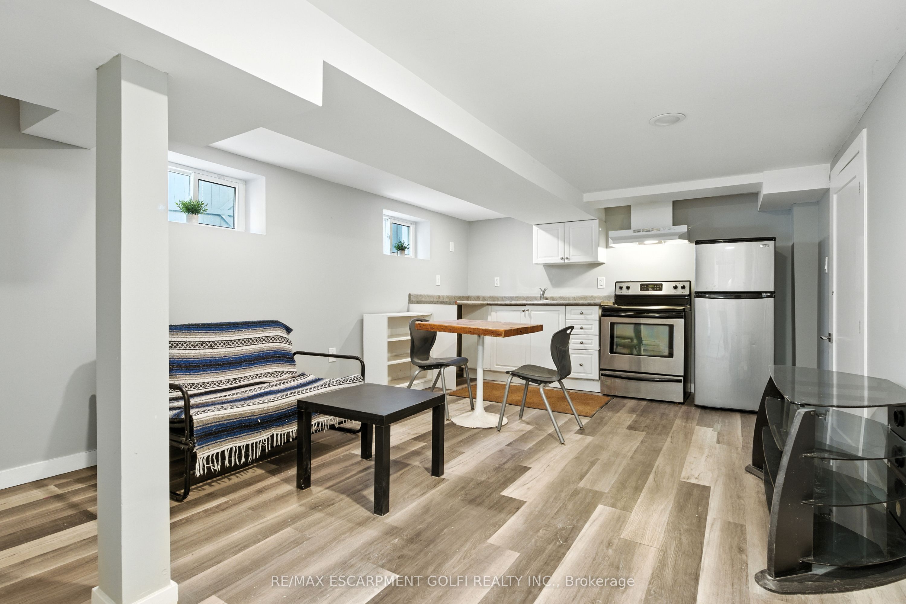 5039 Armoury Street Lower Property Photo 2