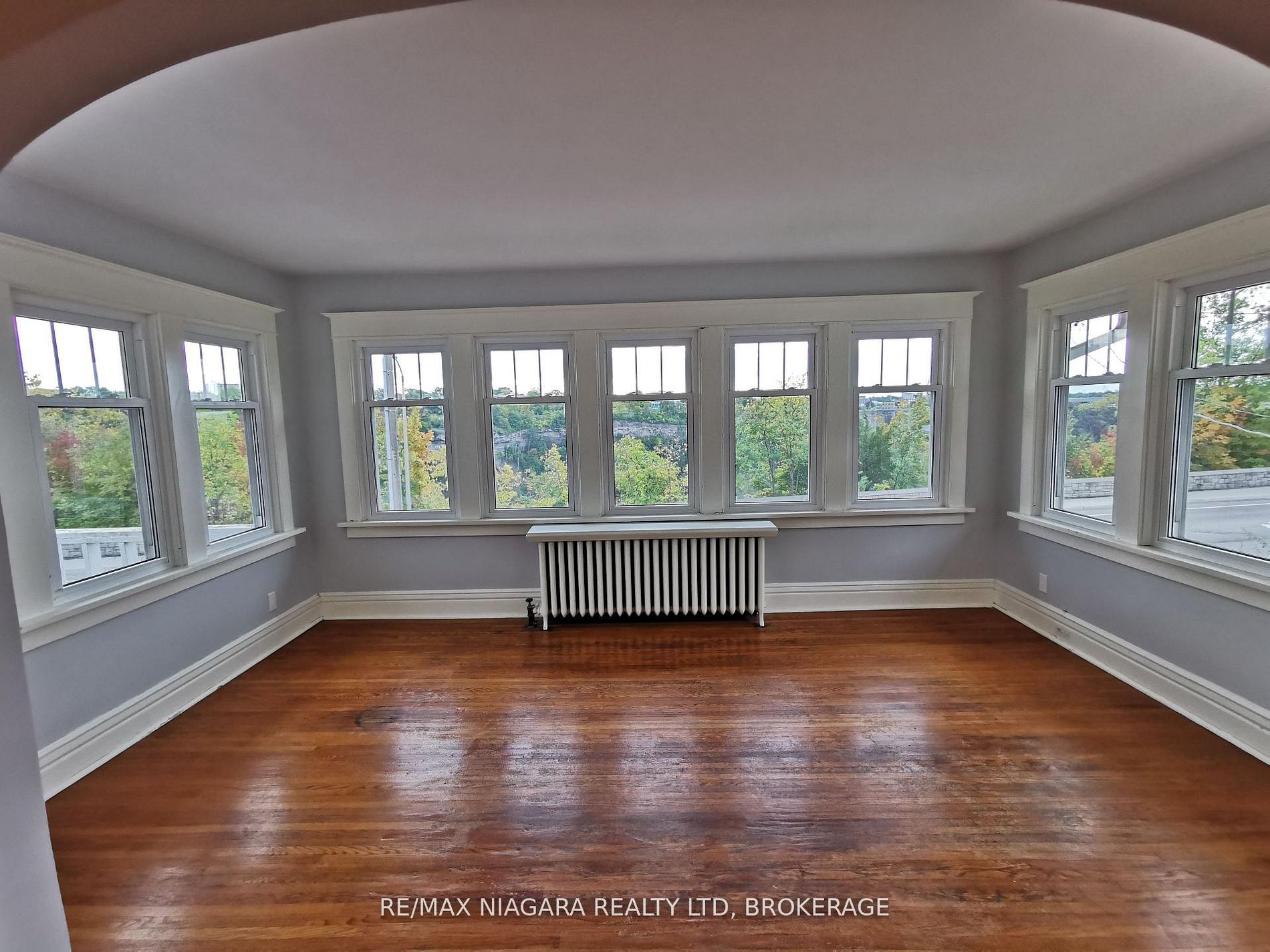 5161-5163 River Road Property Photo 4