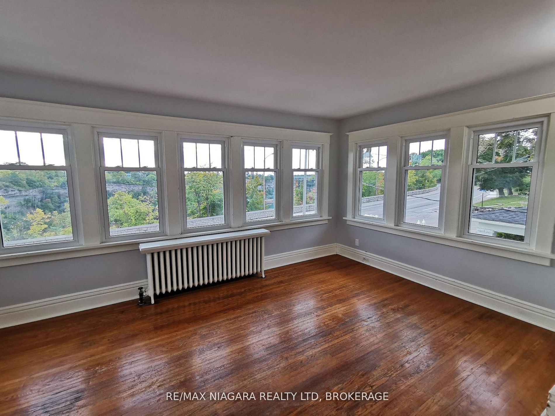 5161-5163 River Road Property Photo 5