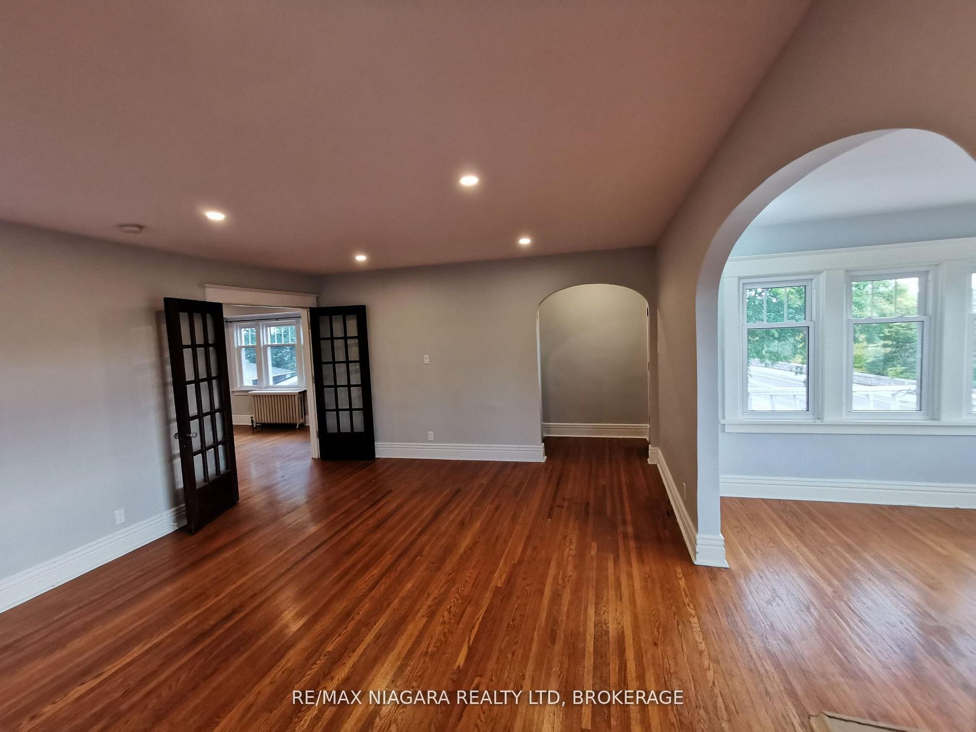 5161-5163 River Road Property Photo 12