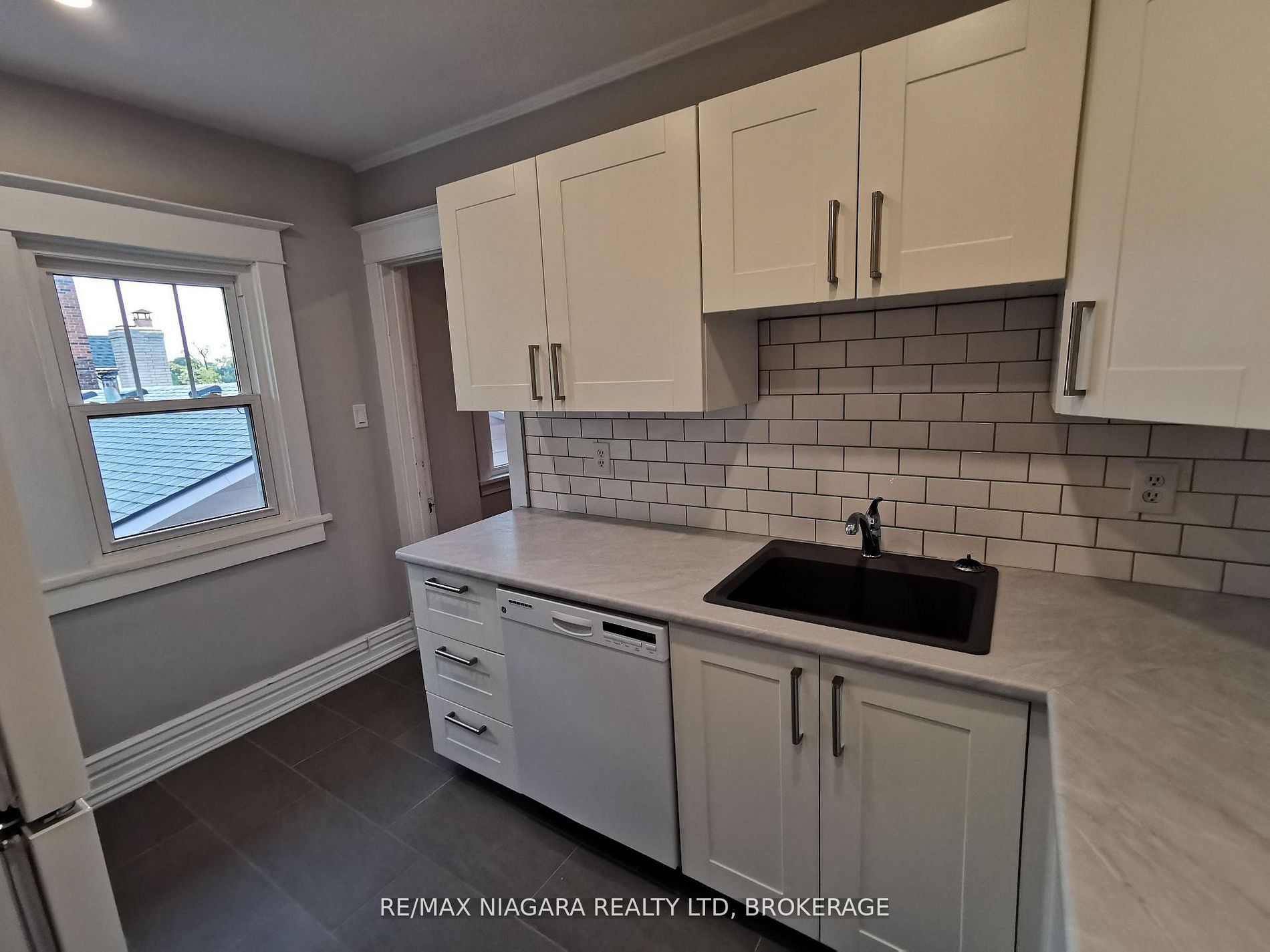 5161-5163 River Road Property Photo 24