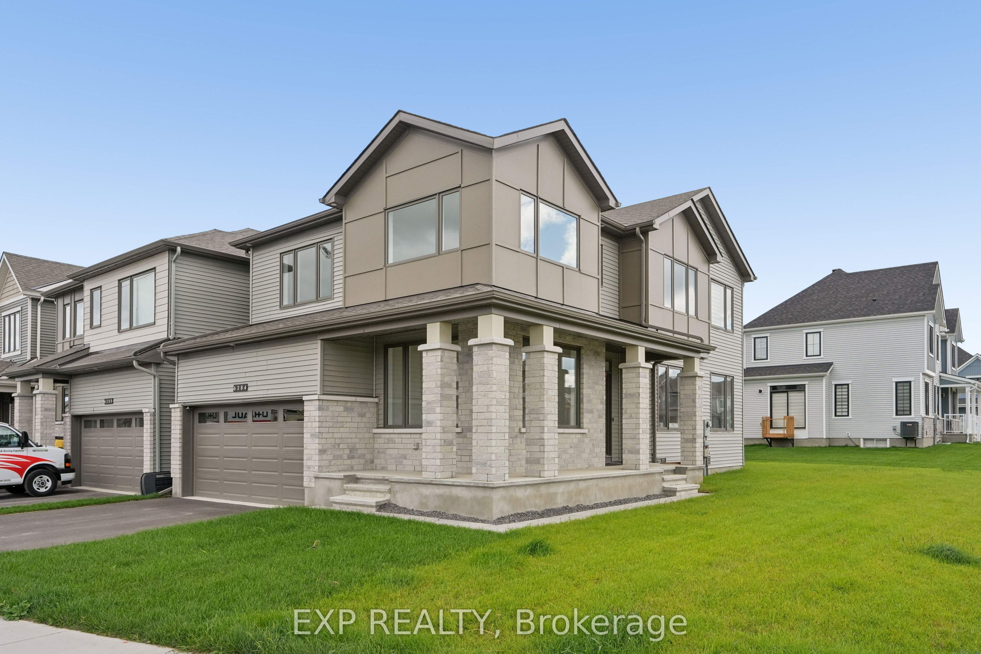 6384 Ottawa St W Street Property Photo 2