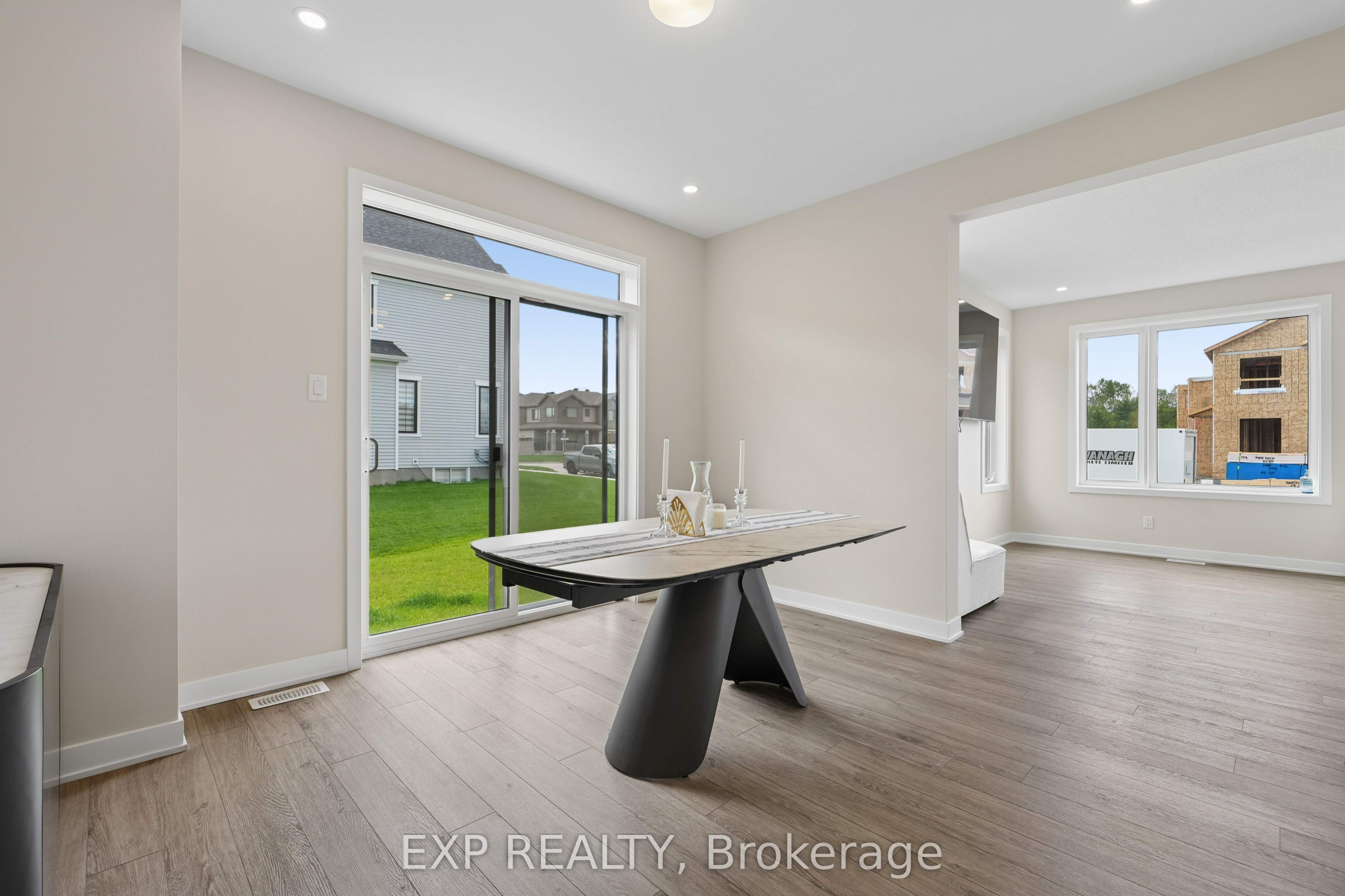 6384 Ottawa St W Street Property Photo 8