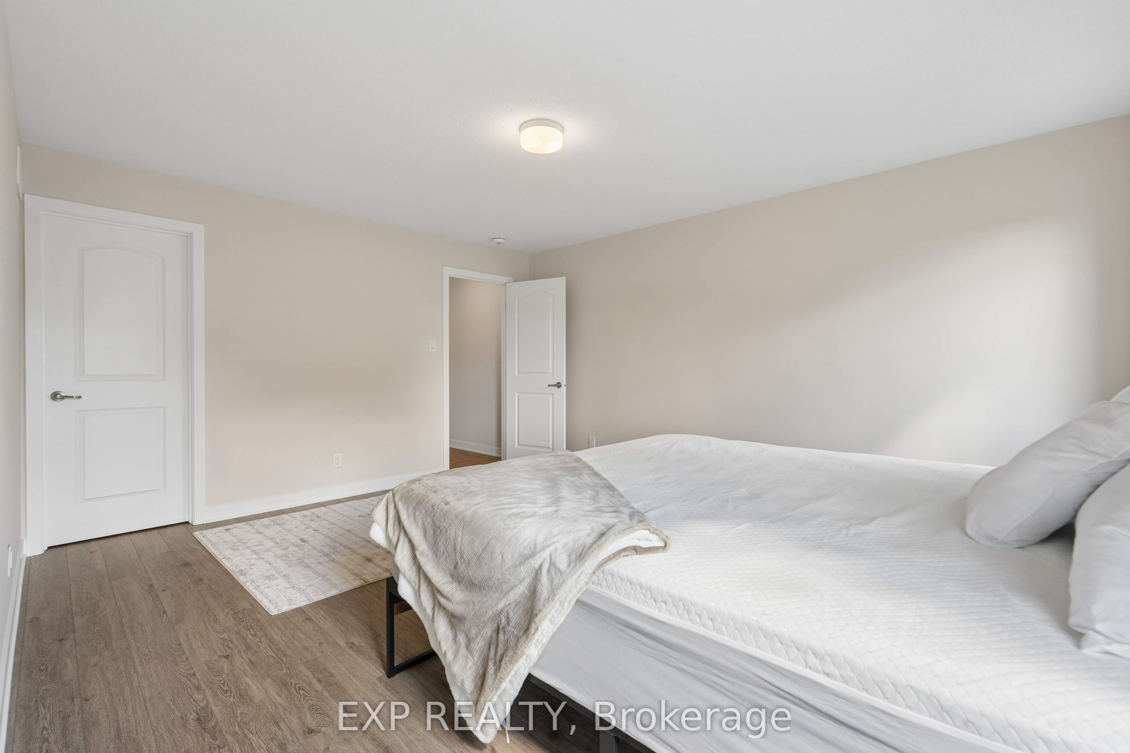 6384 Ottawa St W Street Property Photo 15