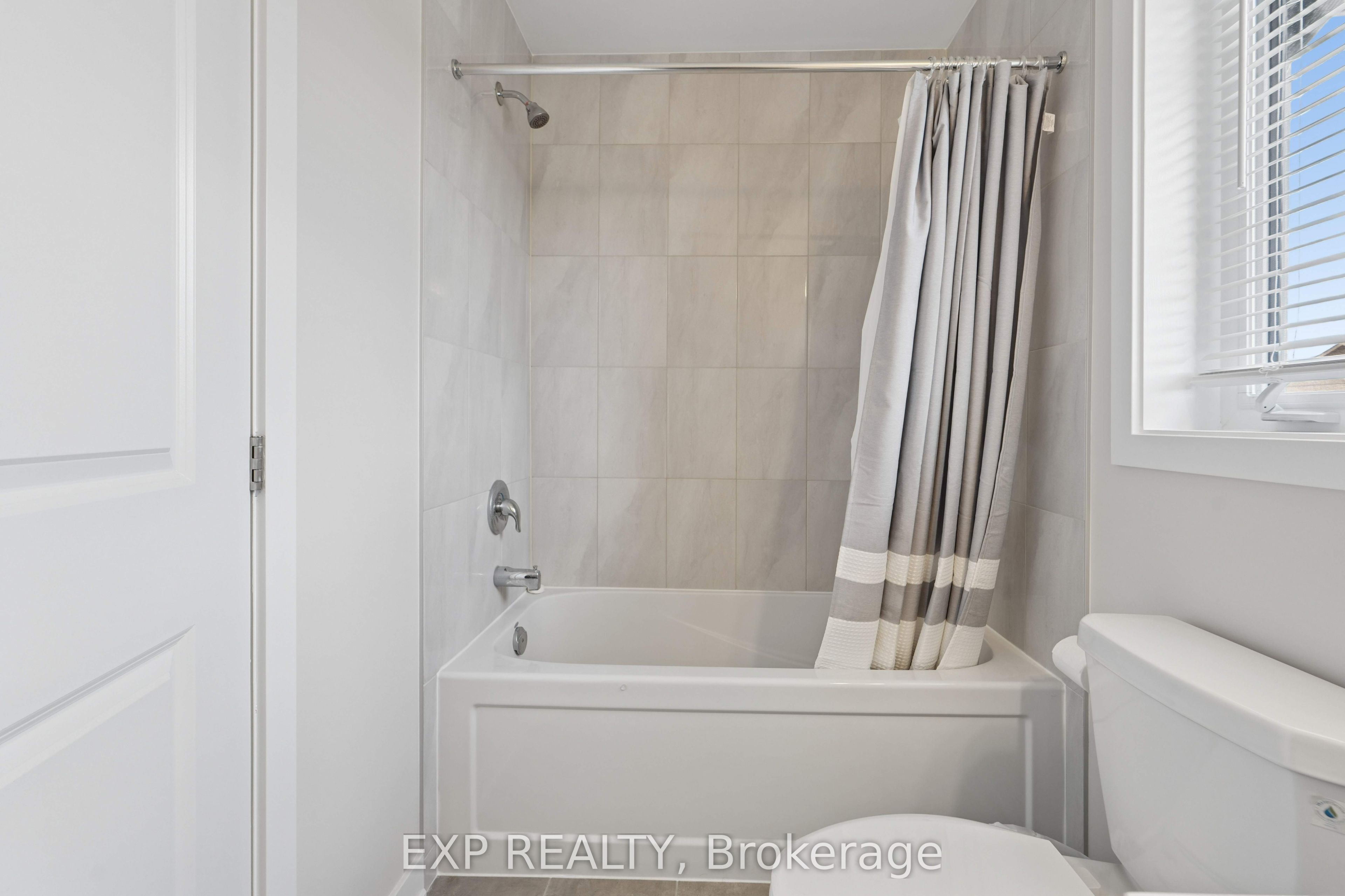 6384 Ottawa St W Street Property Photo 20