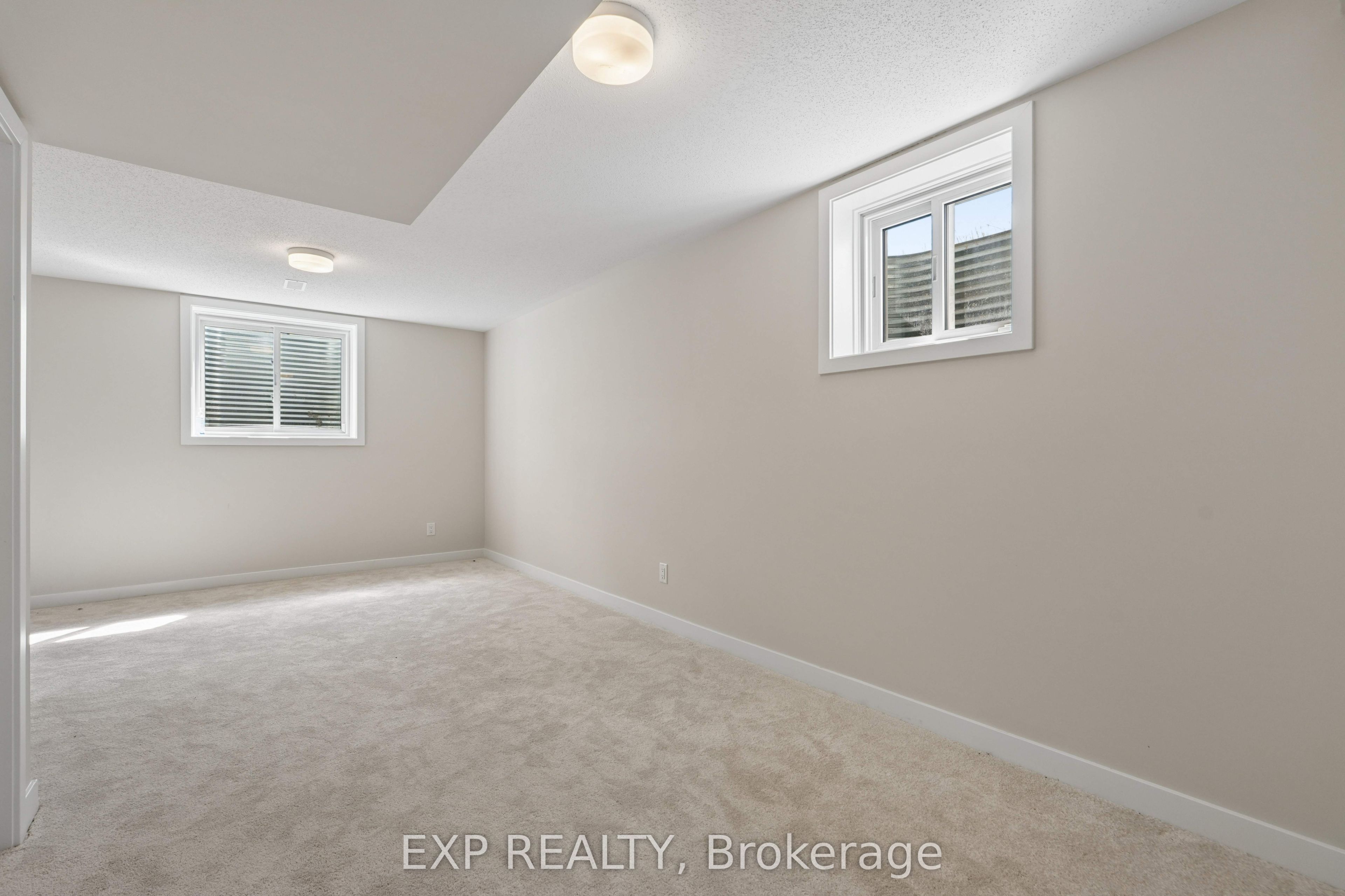 6384 Ottawa St W Street Property Photo 33