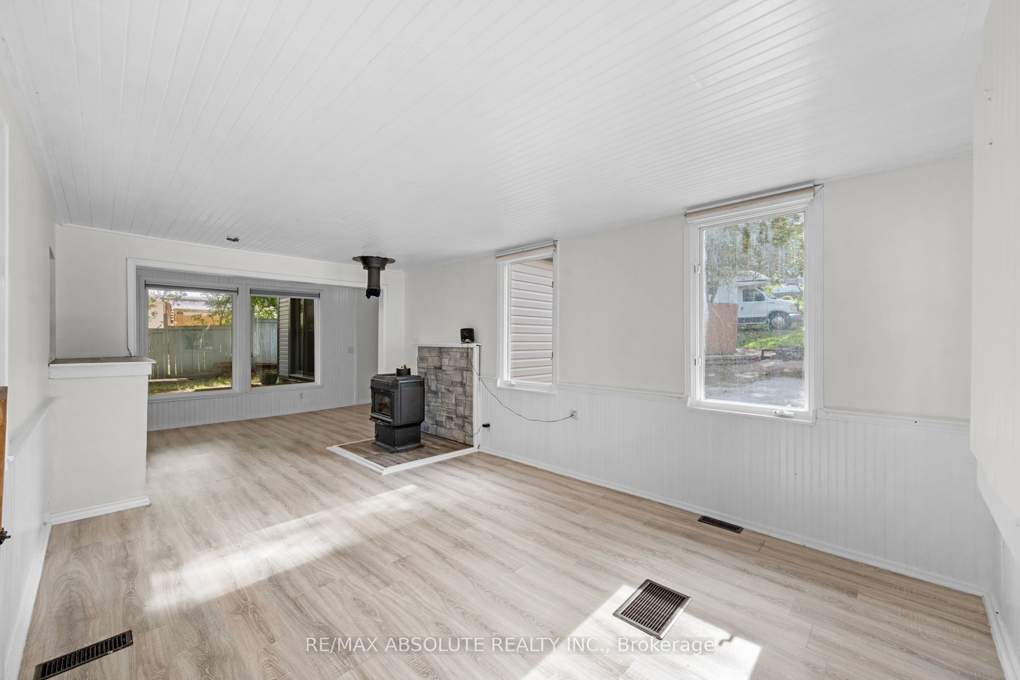 903 River Road Property Photo 23