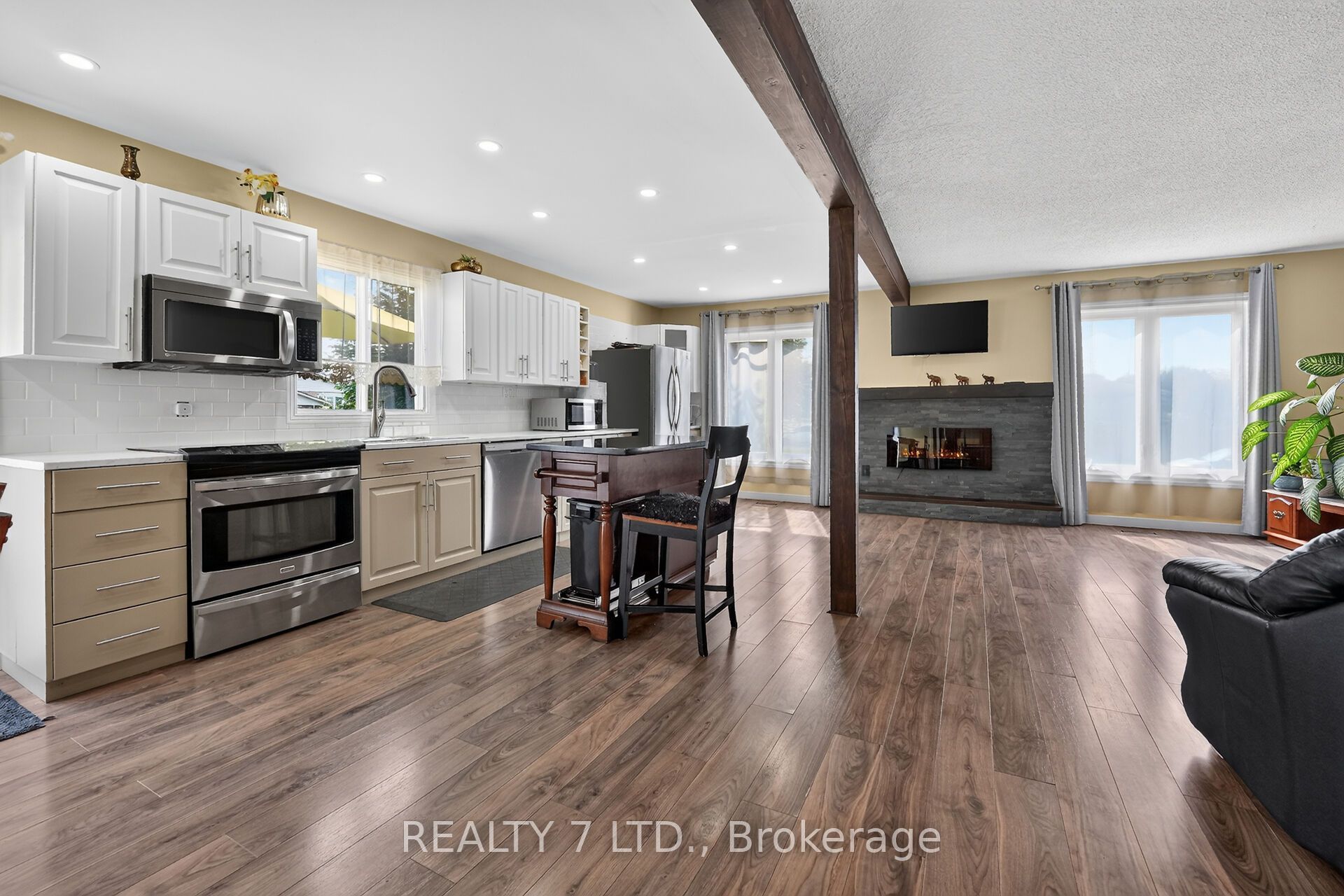 54 Cowan Drive Property Photo 6
