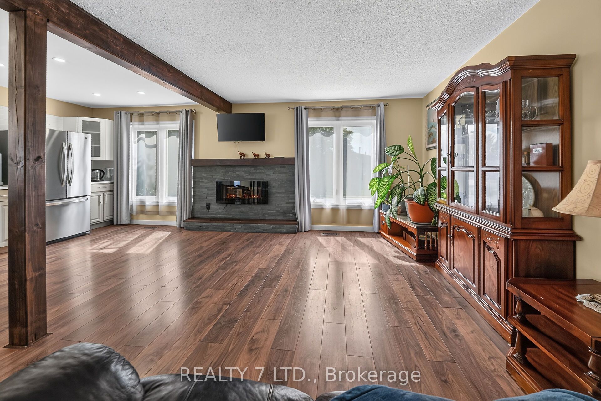 54 Cowan Drive Property Photo 8