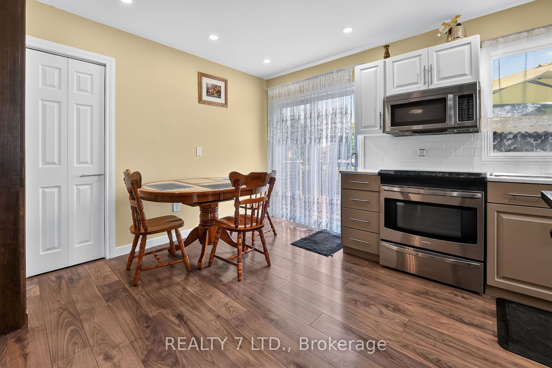 54 Cowan Drive Property Photo 11