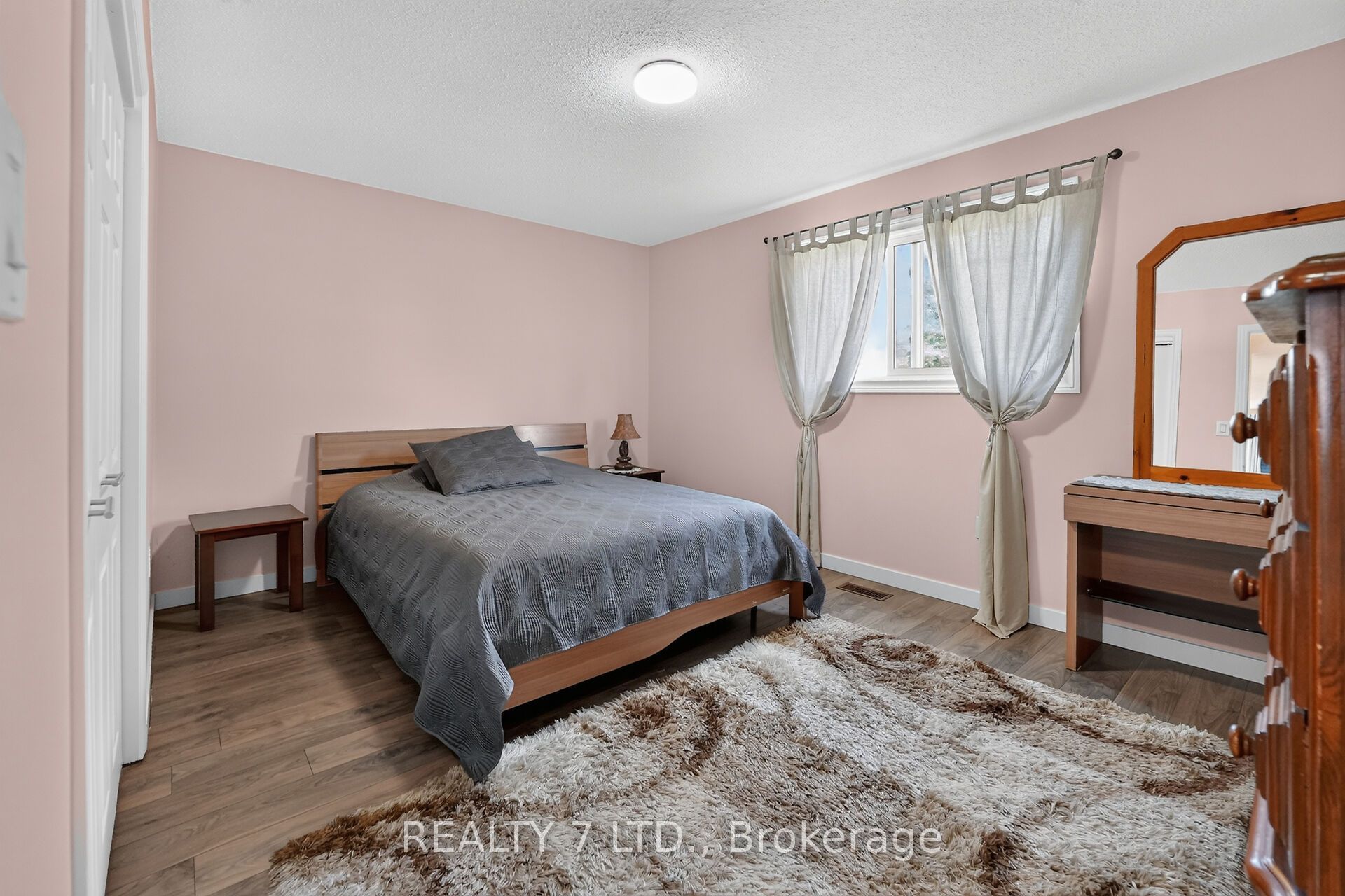 54 Cowan Drive Property Photo 12