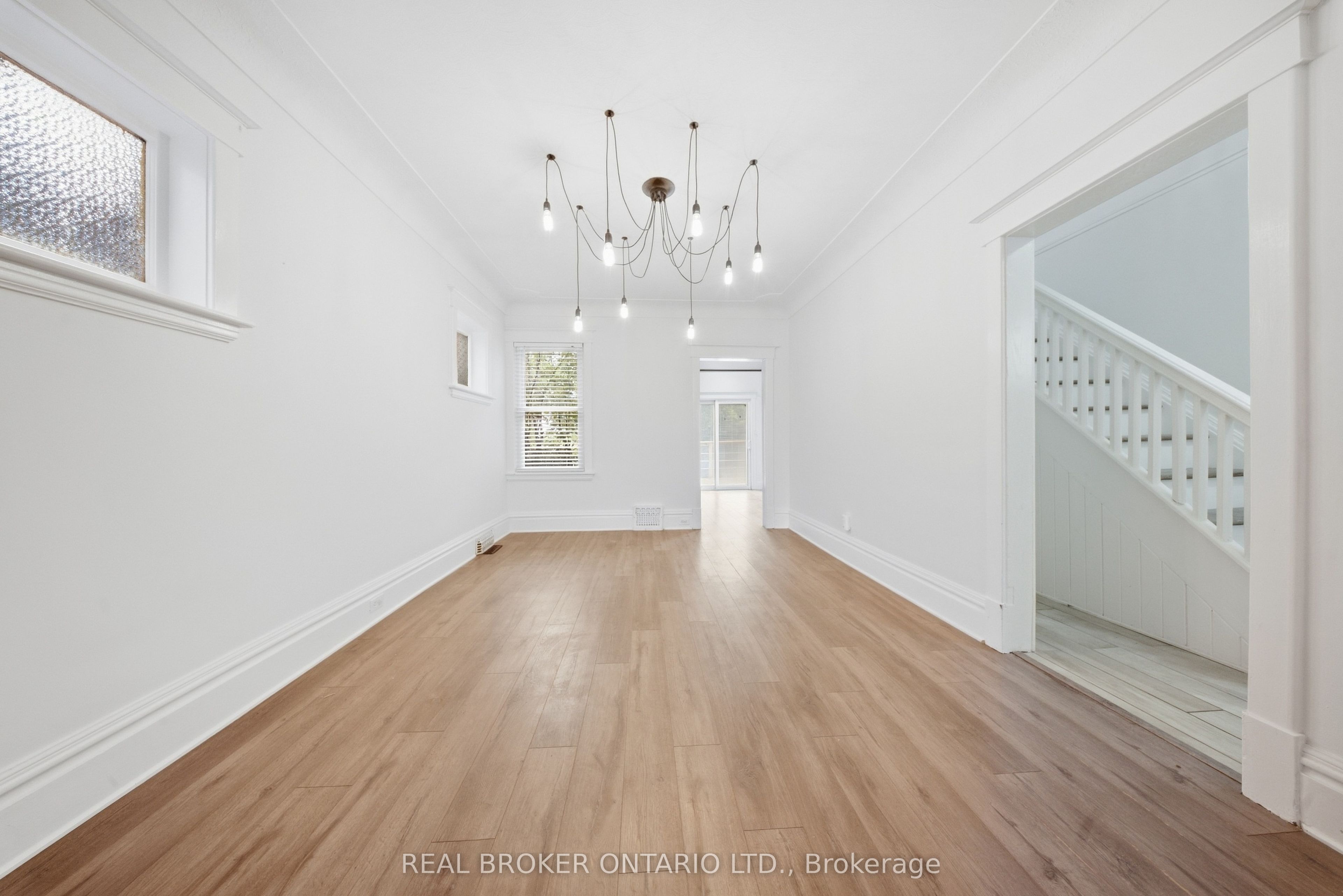 1082 Cannon Street E Property Photo 6