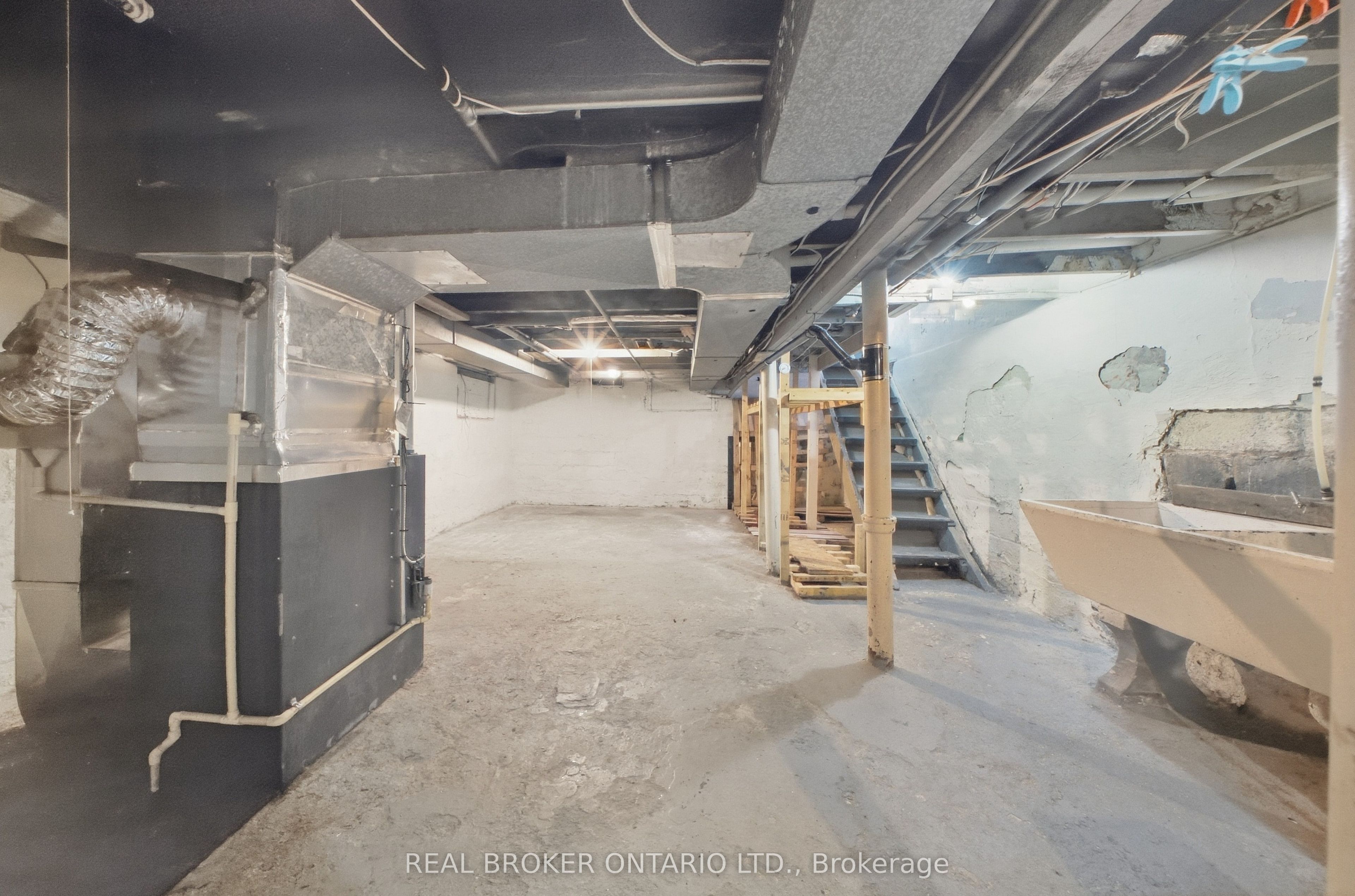 1082 Cannon Street E Property Photo 19