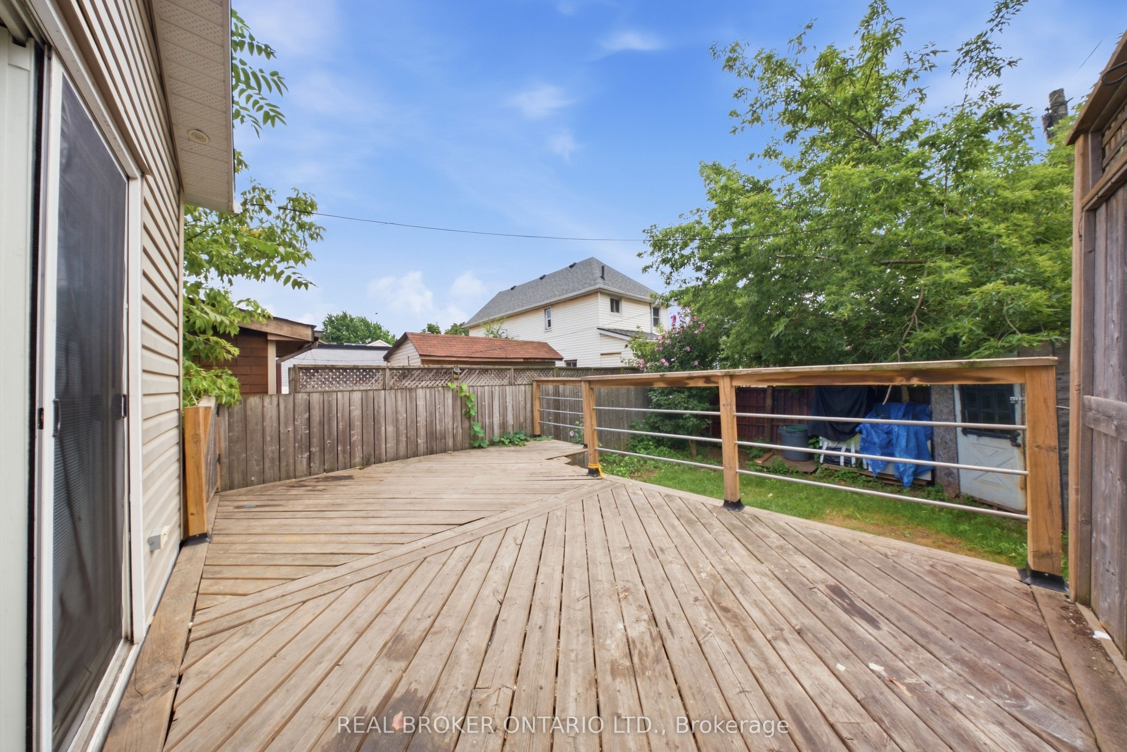 1082 Cannon Street E Property Photo 20