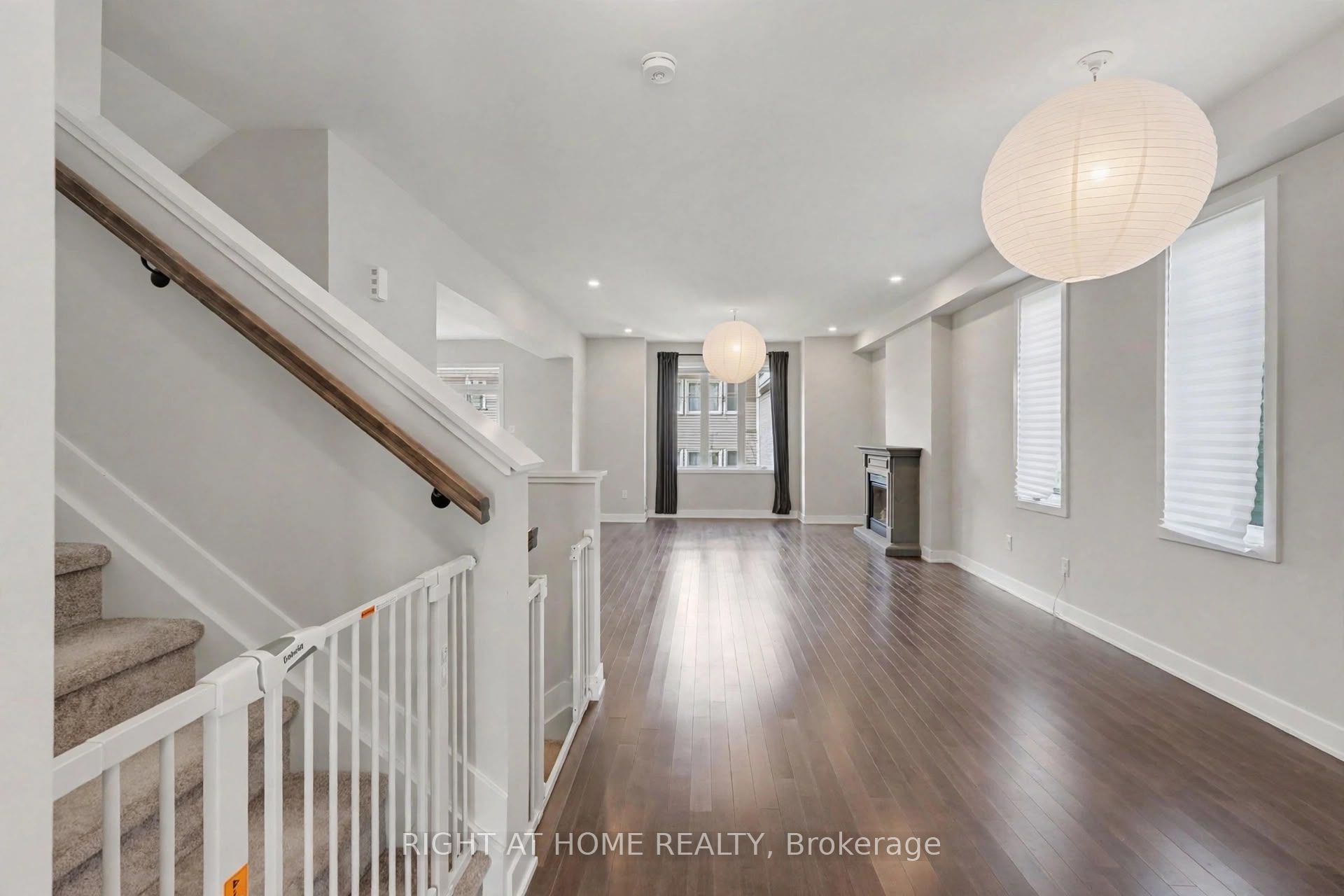 665 Sw Terrier Circle Property Photo 4