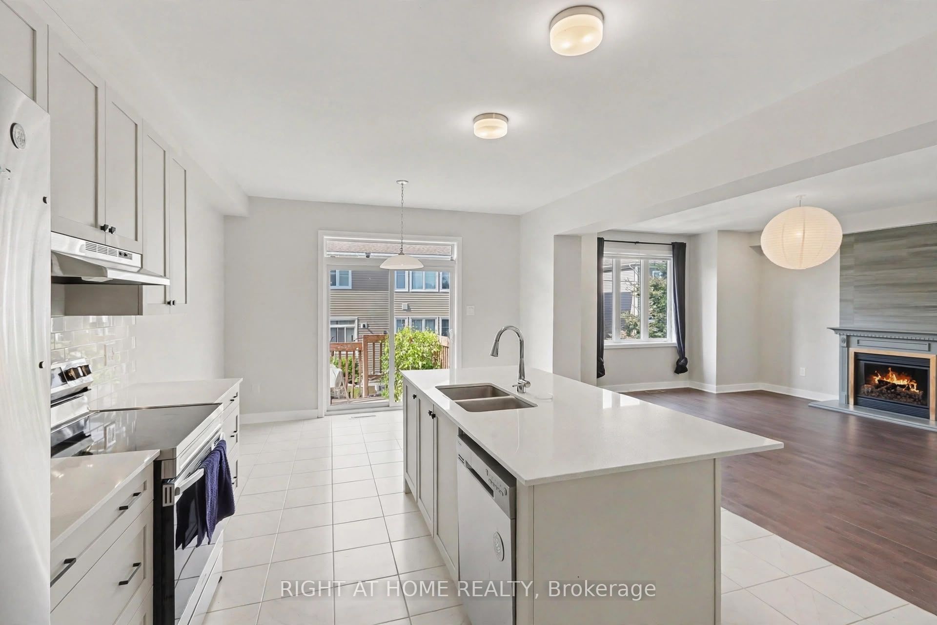 665 Sw Terrier Circle Property Photo 8