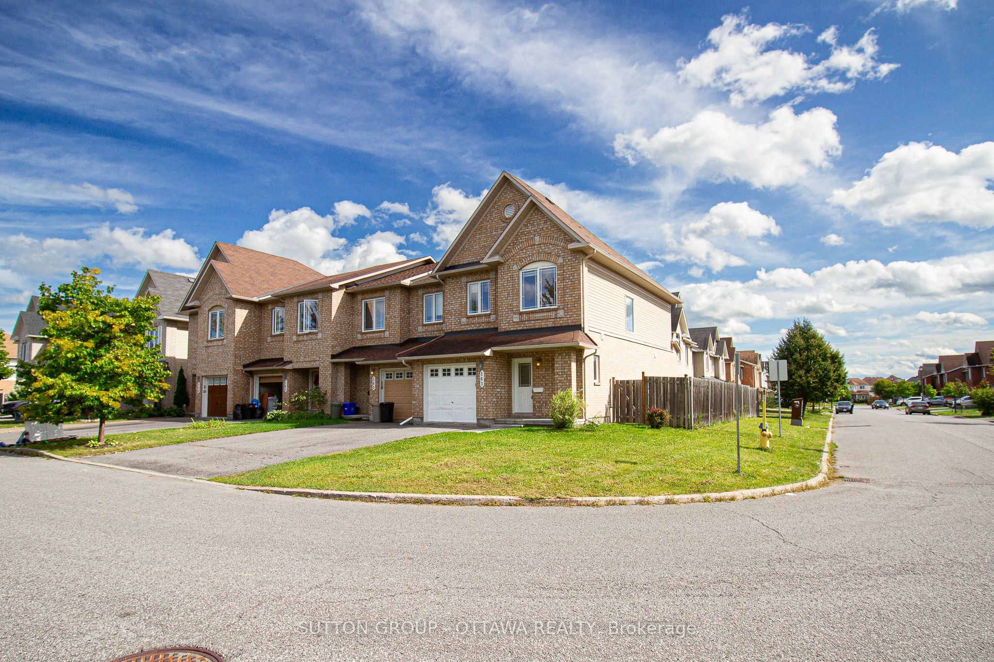163 Silvermoon Crescent