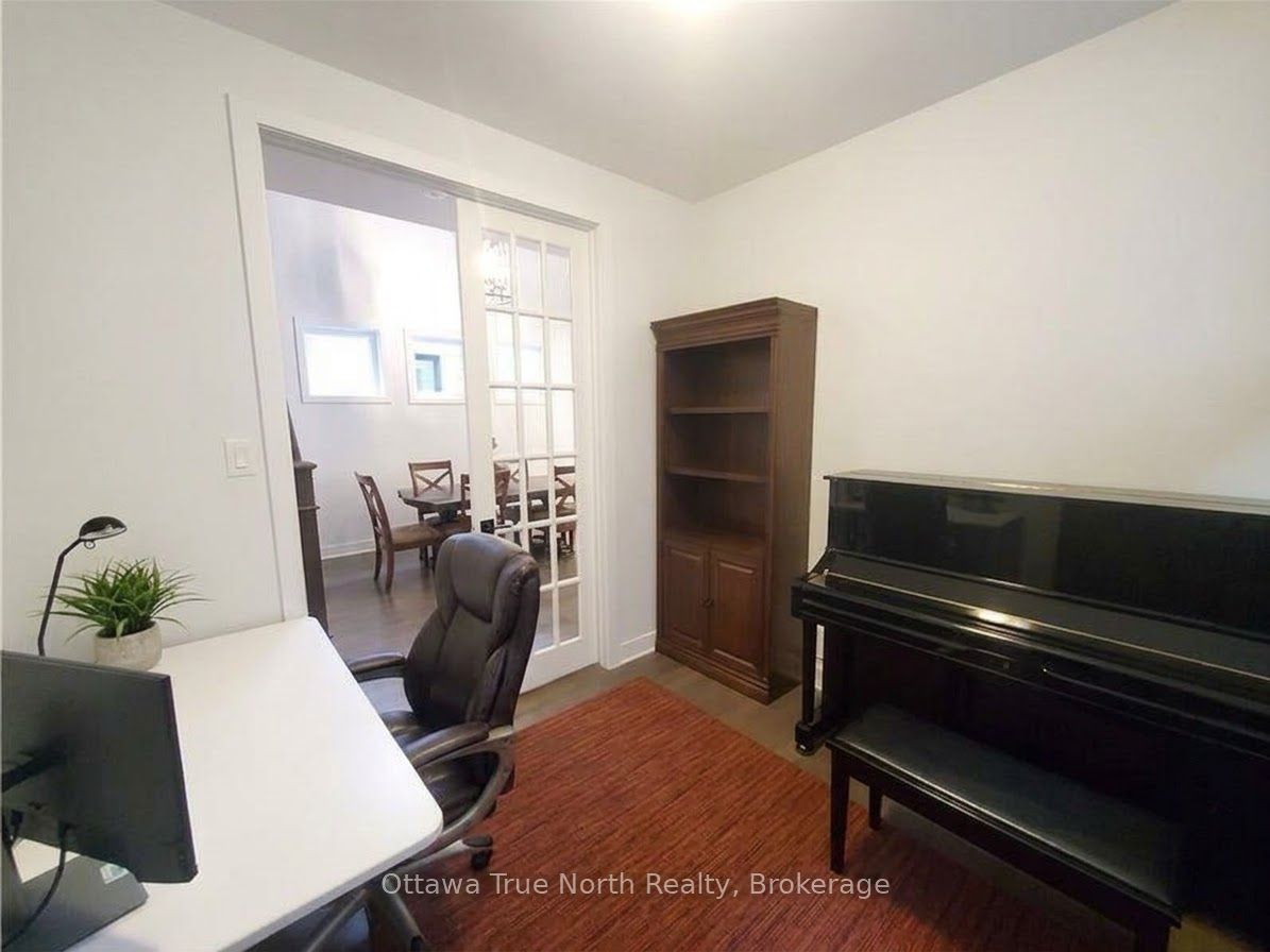 1054 Eider Street Property Photo 5