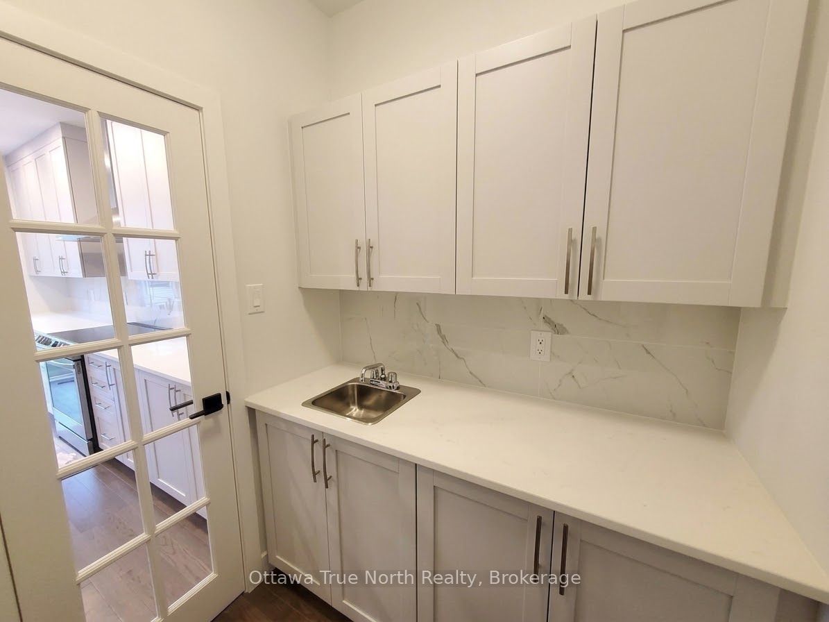 1054 Eider Street Property Photo 10