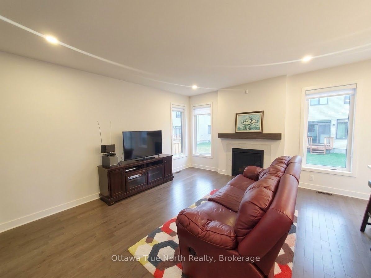 1054 Eider Street Property Photo 11