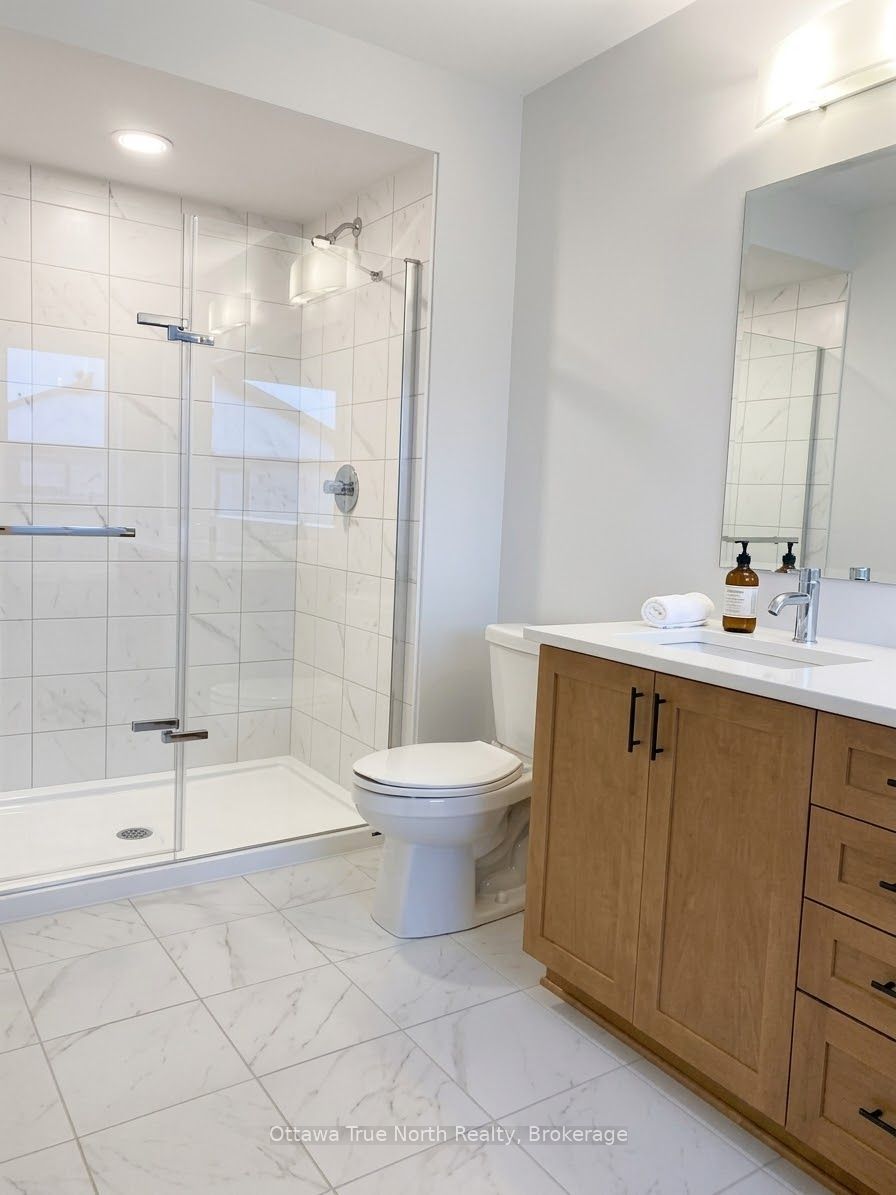 1054 Eider Street Property Photo 15