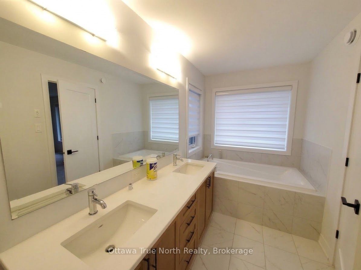 1054 Eider Street Property Photo 16