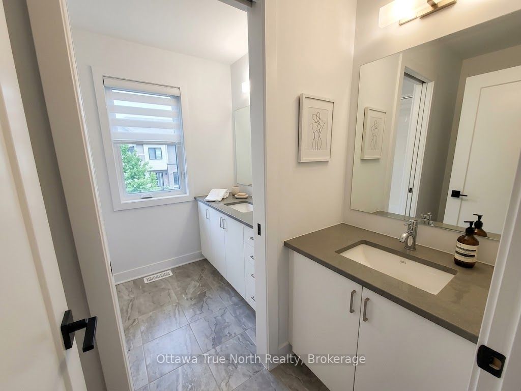 1054 Eider Street Property Photo 20